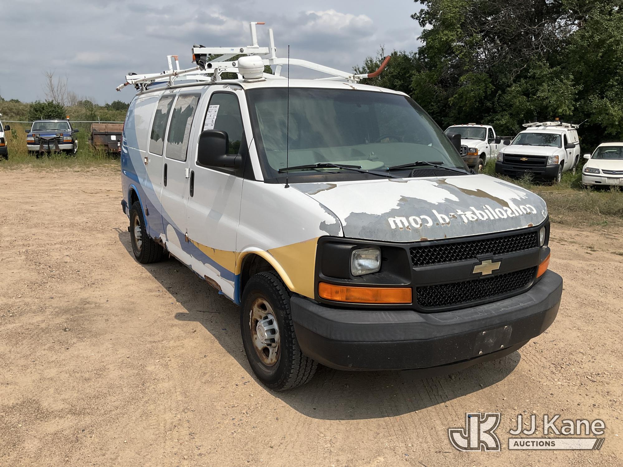 2008 Chevrolet Express G2500 Cargo Van (1632003) - photo 2