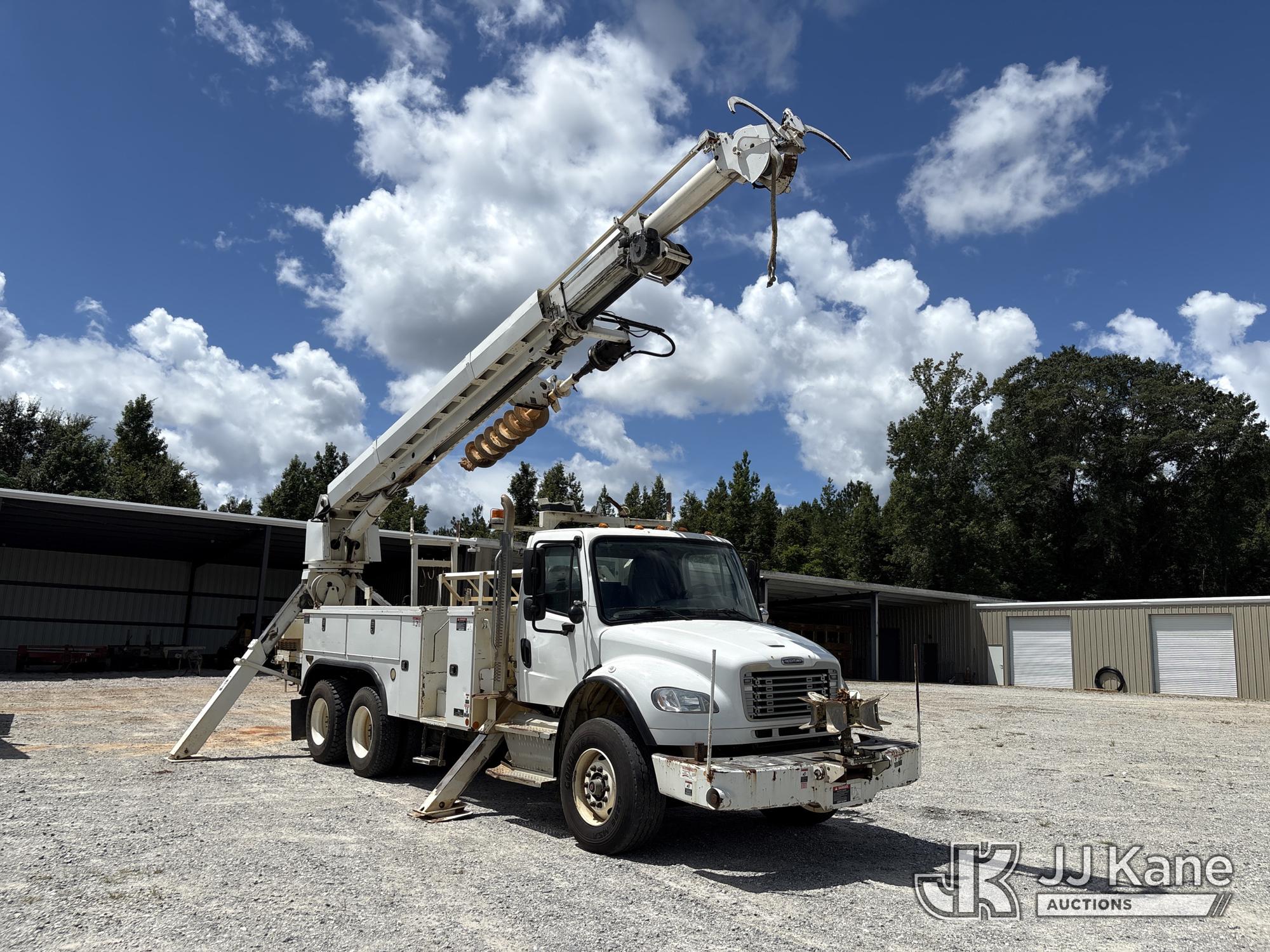 Altec D2050-BC Digger Derrick On 2016 Freightliner M2 106 T/A Utility Truck (1632299) - photo 2