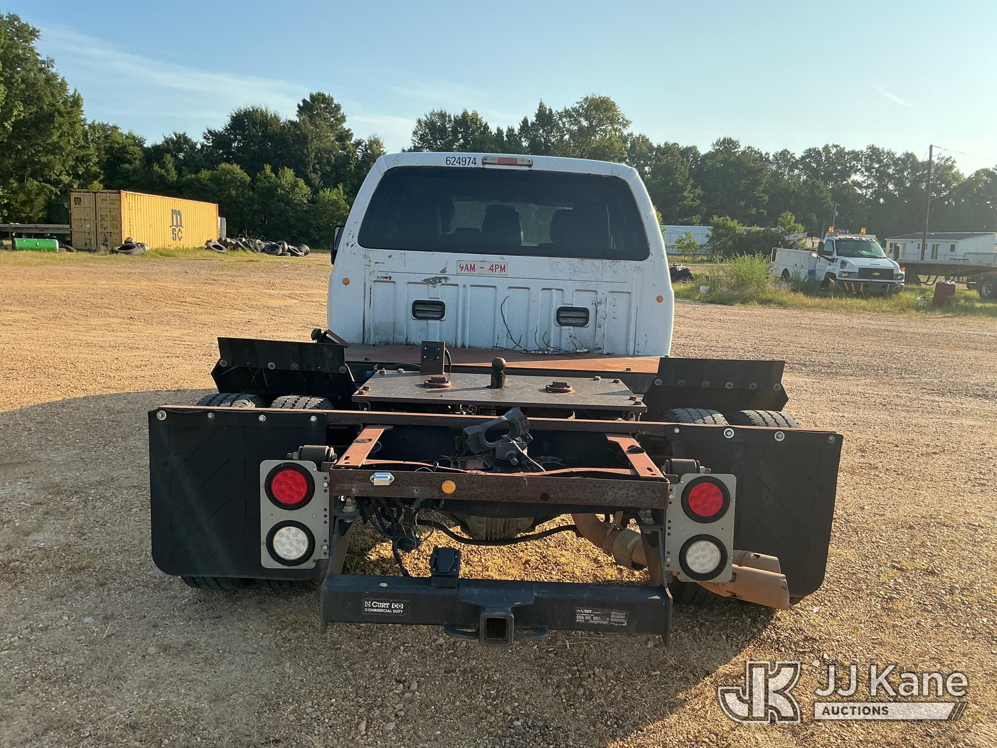 2015 Ford F-350 SD Crew-Cab Chassis (1632376) - photo 3