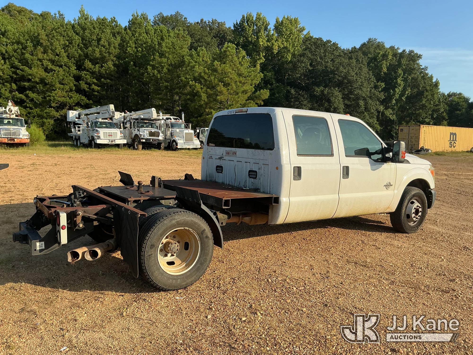 2015 Ford F-350 SD Crew-Cab Chassis (1632376) - photo 4