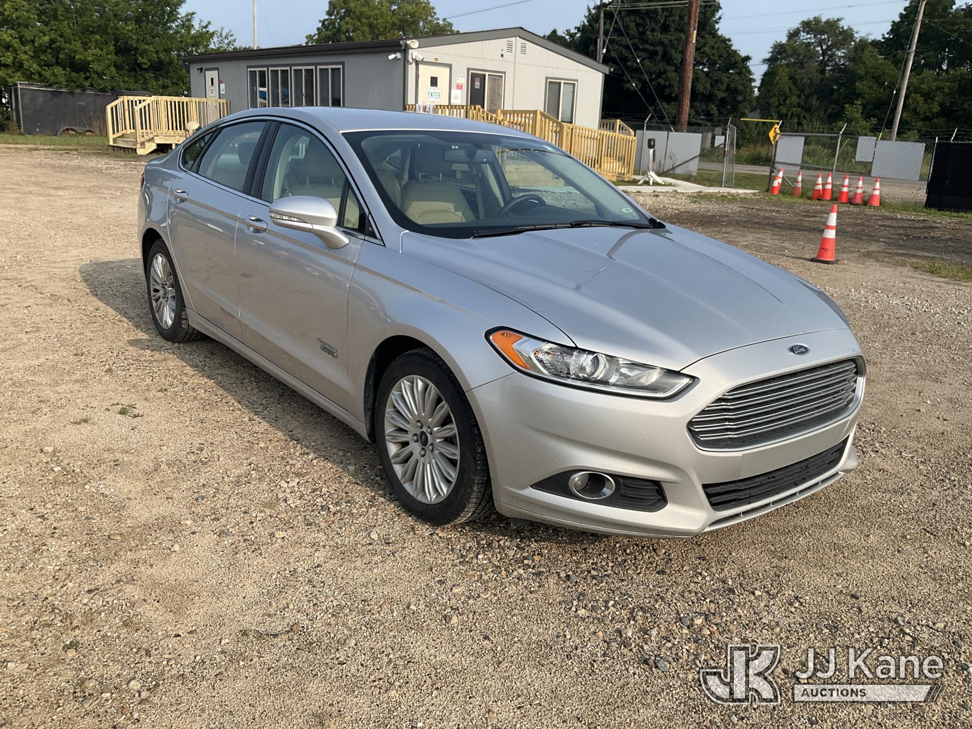 2015 Ford Fusion Energi 4-Door Sedan (1632390) - photo 2
