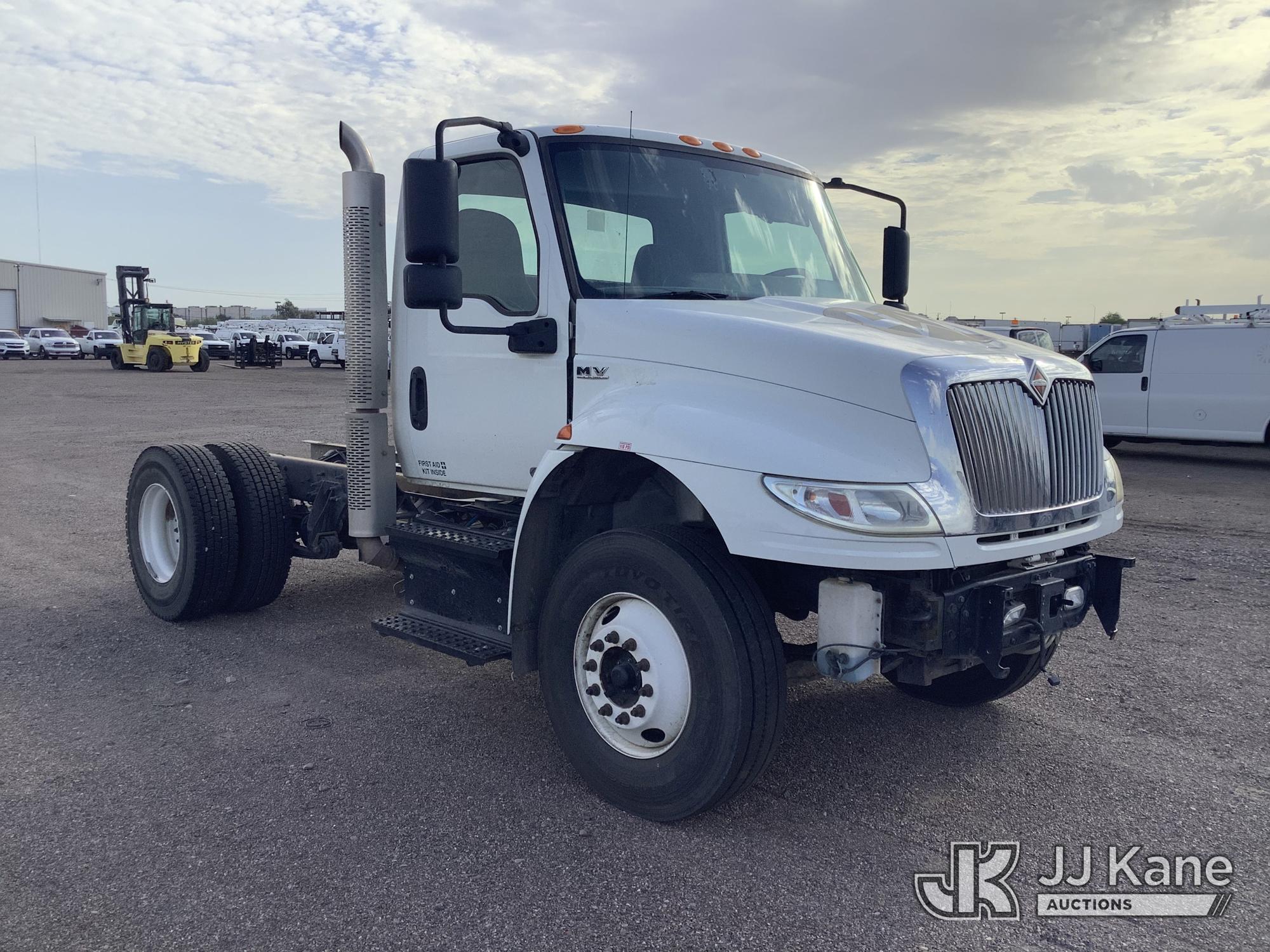 2020 International MV607 Cab & Chassis (1632515) - photo 2