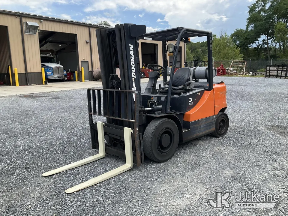 Doosan G35S5 Pneumatic Tired Forklift (1632698)