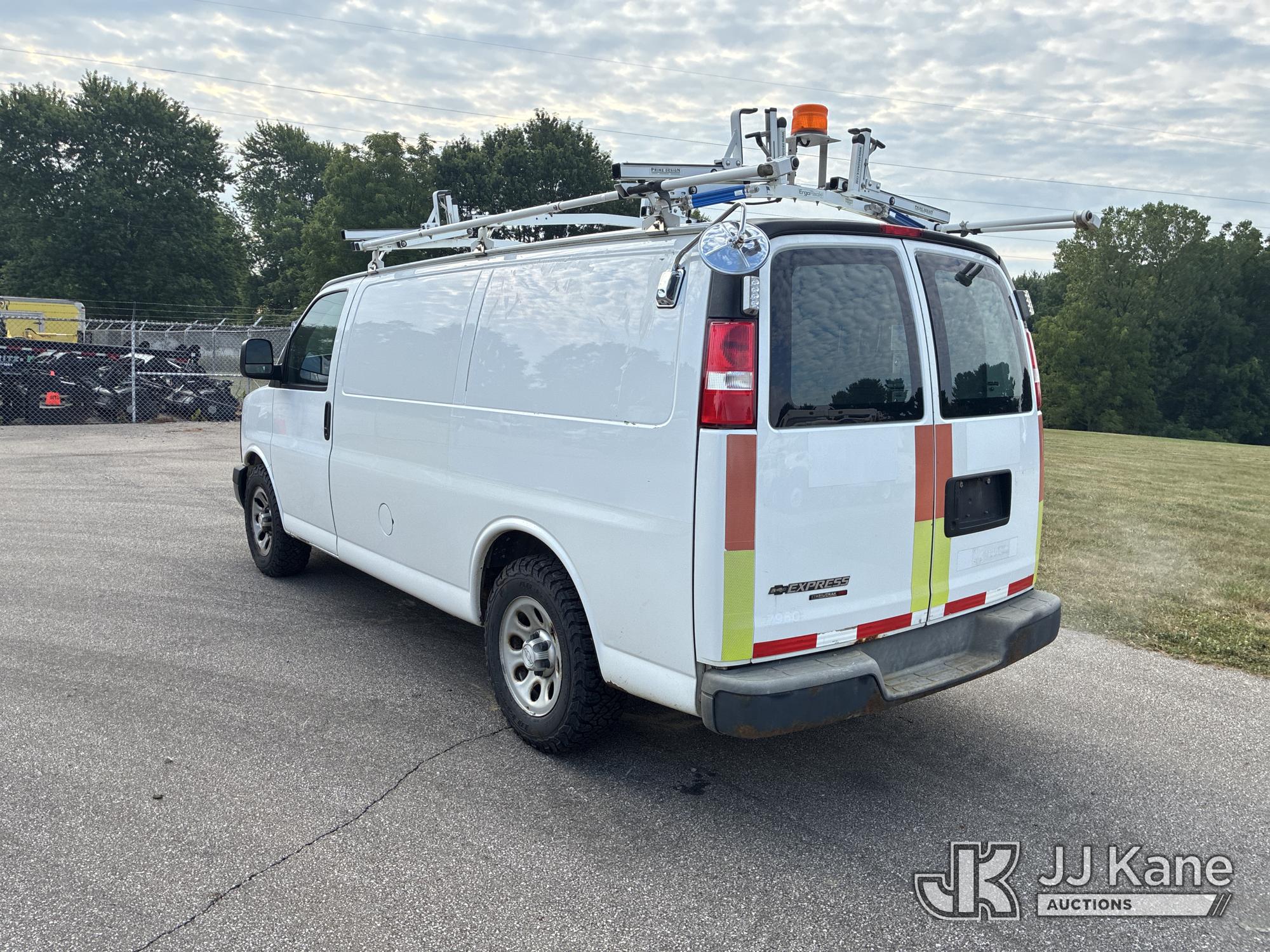 2014 Chevrolet Express G1500 AWD Cargo Van (1633025) - photo 4