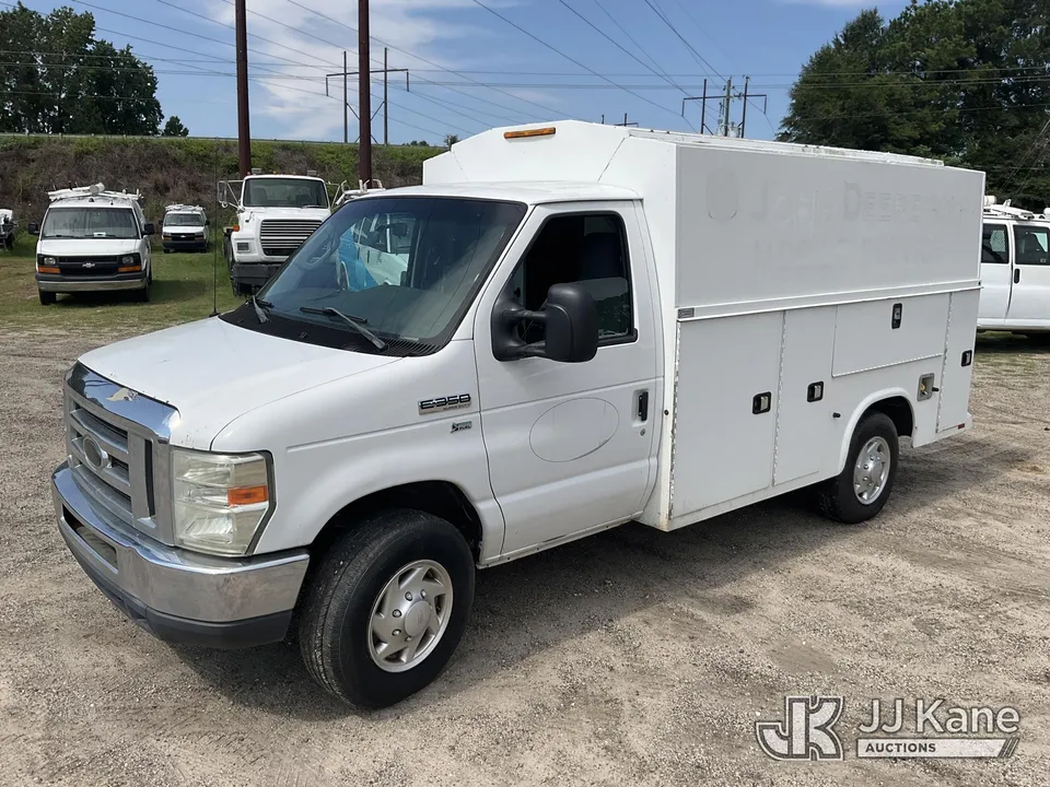 2016 Ford E350 Cutaway Service Van (1633061)