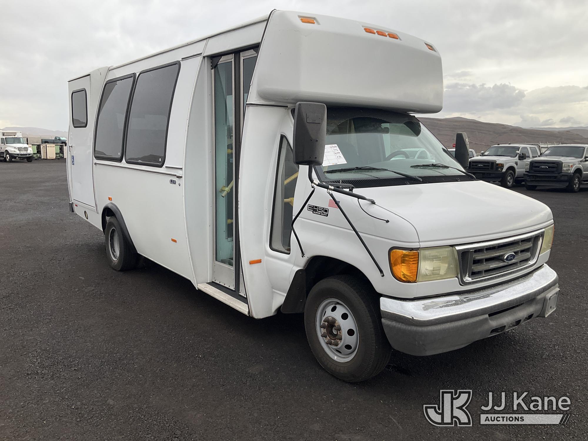 2005 Ford E450 Passenger Bus (1633064) - photo 2