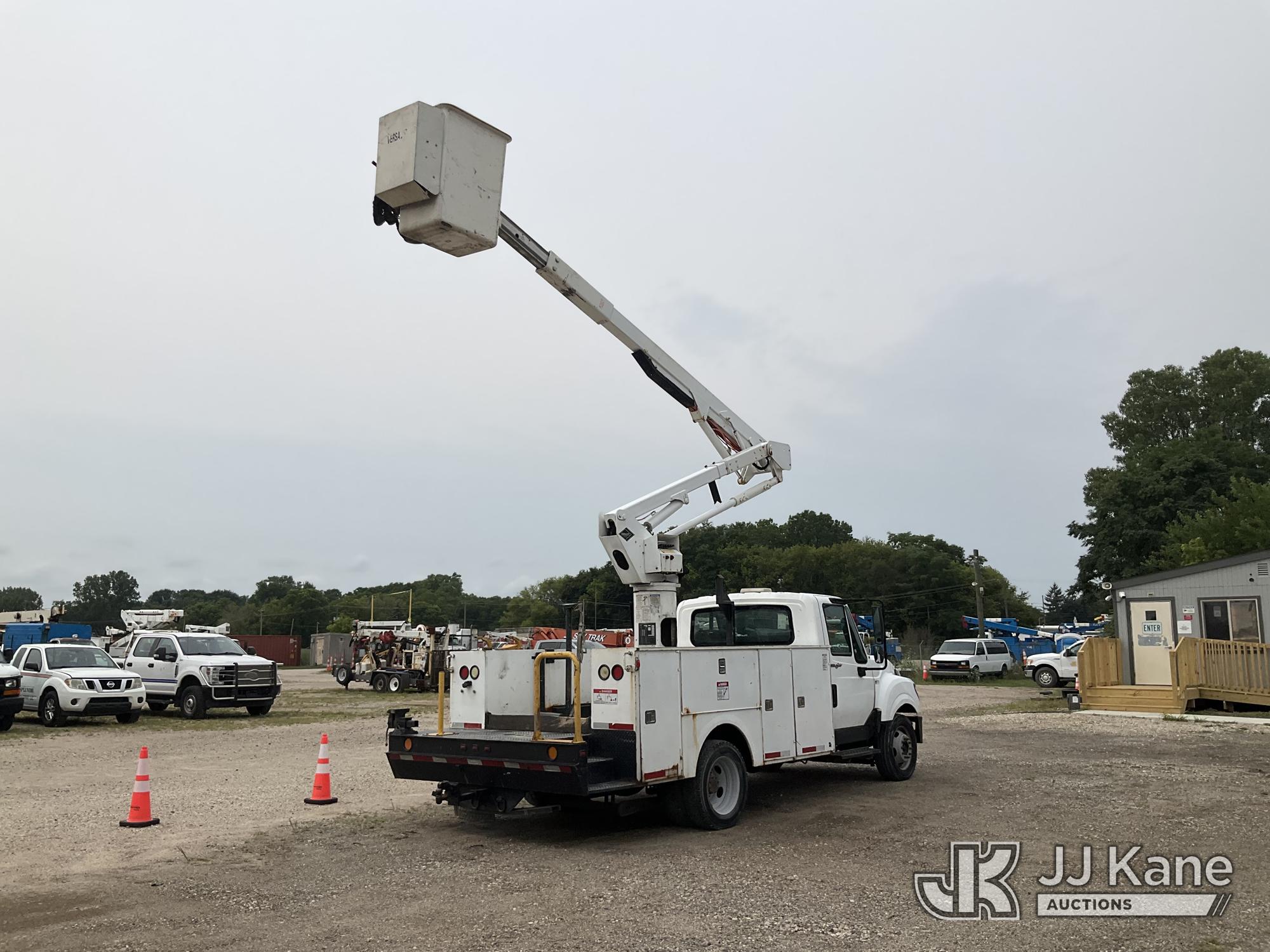 Versalift SST40EIH Articulating & Telescopic Bucket Truck On 2013 International TerraStar Utility Truck (1633216) - photo 3
