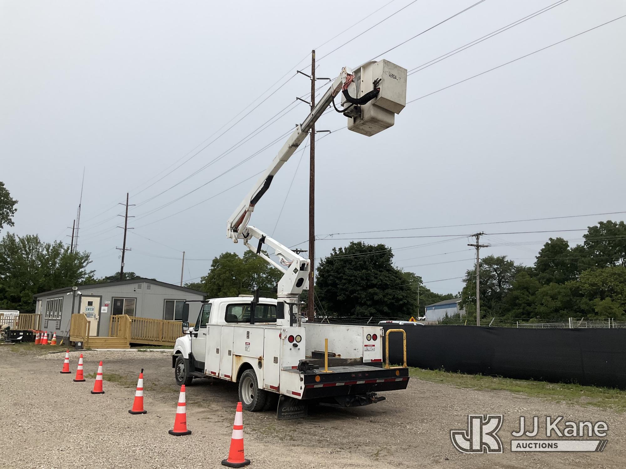 Versalift SST40EIH Articulating & Telescopic Bucket Truck On 2013 International TerraStar Utility Truck (1633216) - photo 4