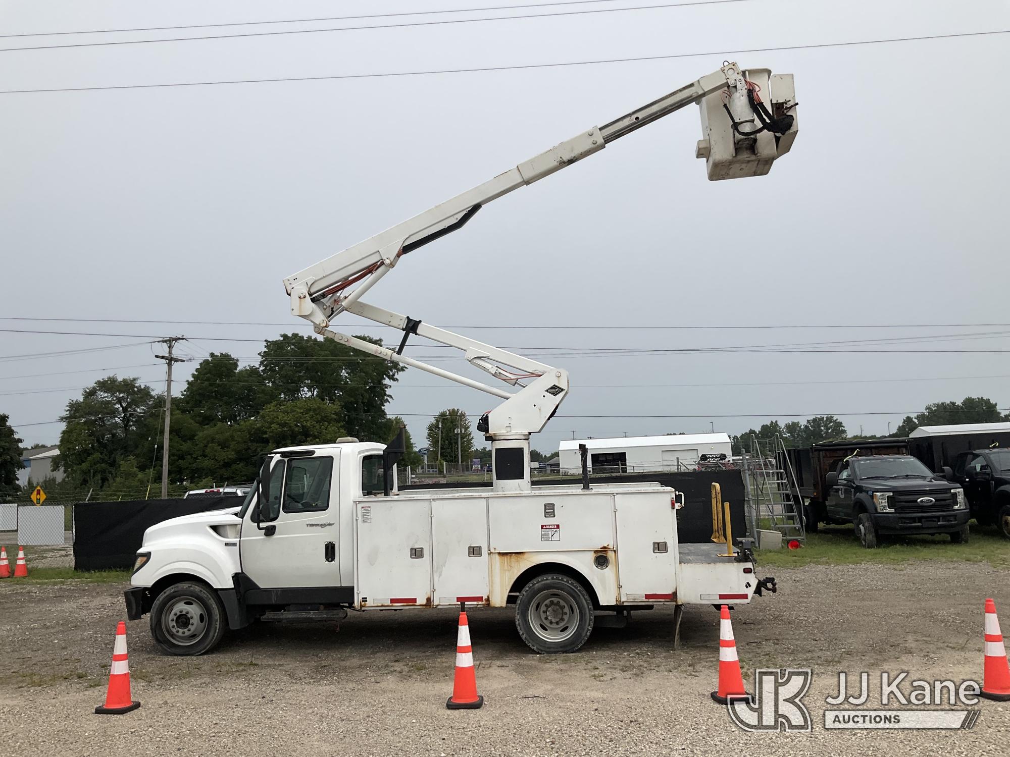 Versalift SST40EIH Articulating & Telescopic Bucket Truck On 2013 International TerraStar Utility Truck (1633216) - photo 5