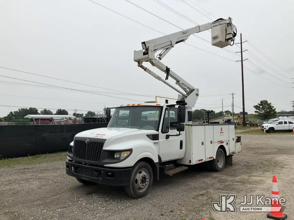 Versalift SST40EIH Articulating & Telescopic Bucket Truck On 2014 International TerraStar Utility Truck (1633217)