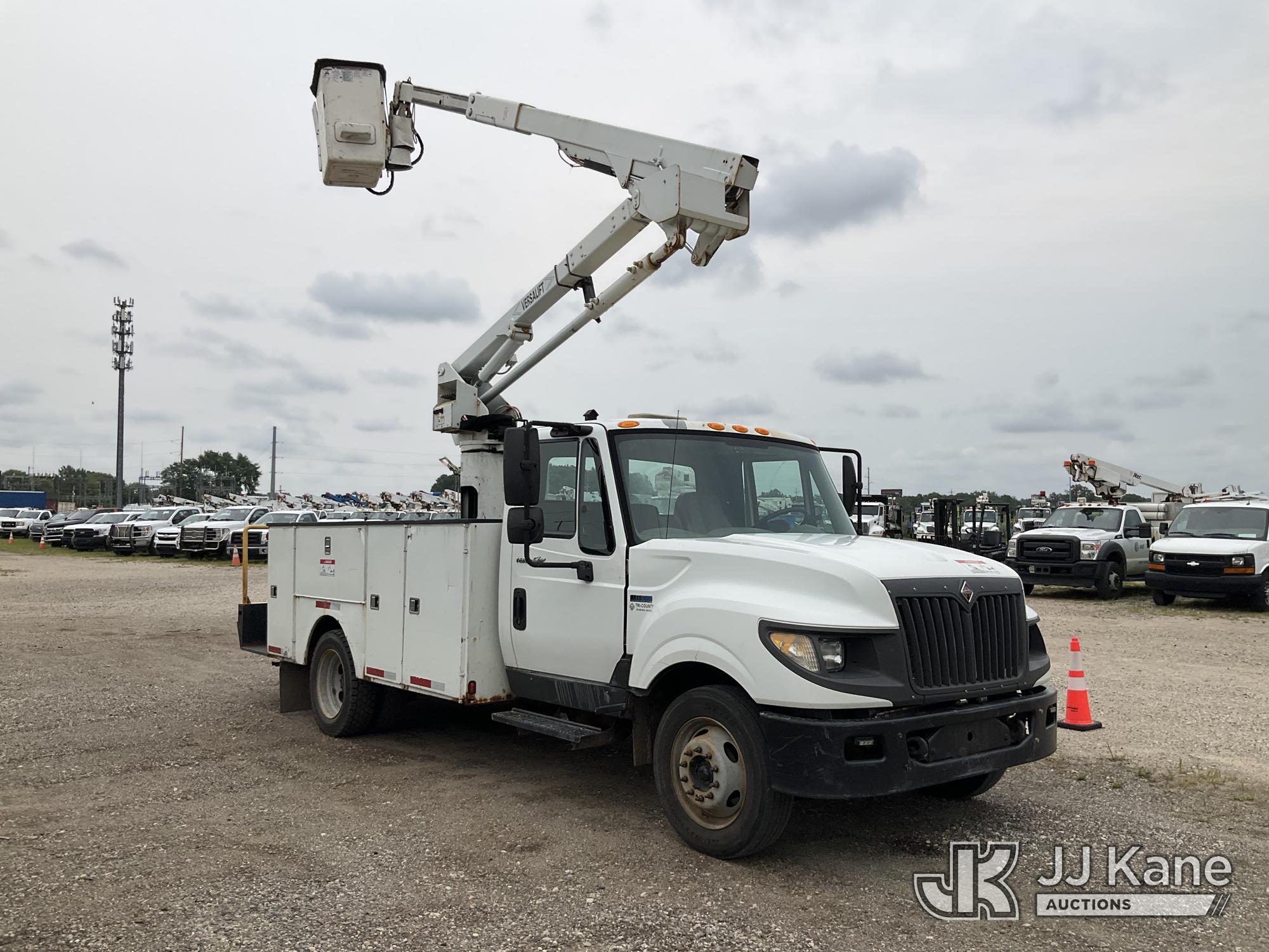 Versalift SST40EIH Articulating & Telescopic Bucket Truck On 2014 International TerraStar Utility Truck (1633217) - photo 2