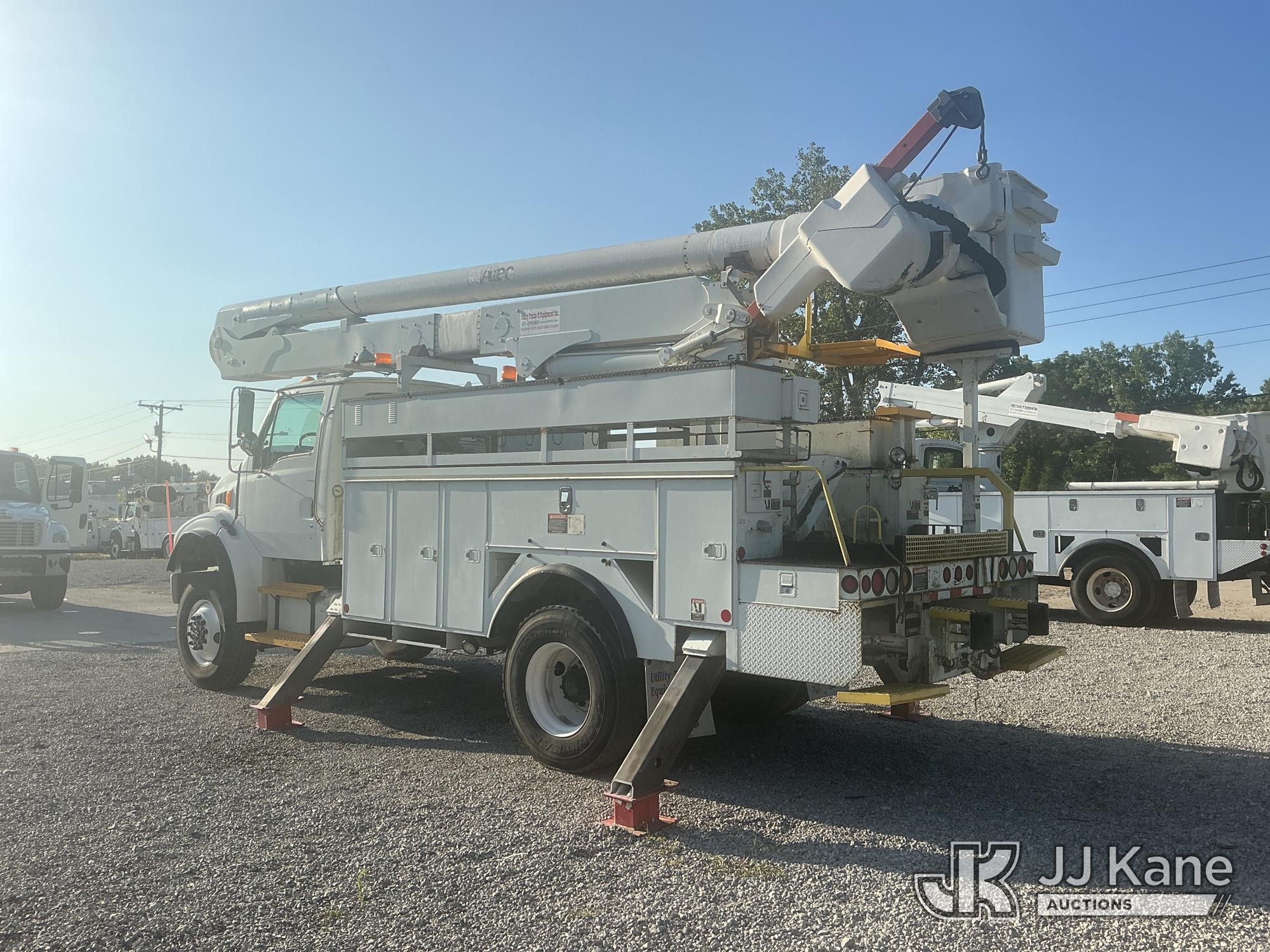 Altec AA55E Articulating Material Handling Bucket Truck On 2009 Sterling Acterra Utility Truck (1633347) - photo 2