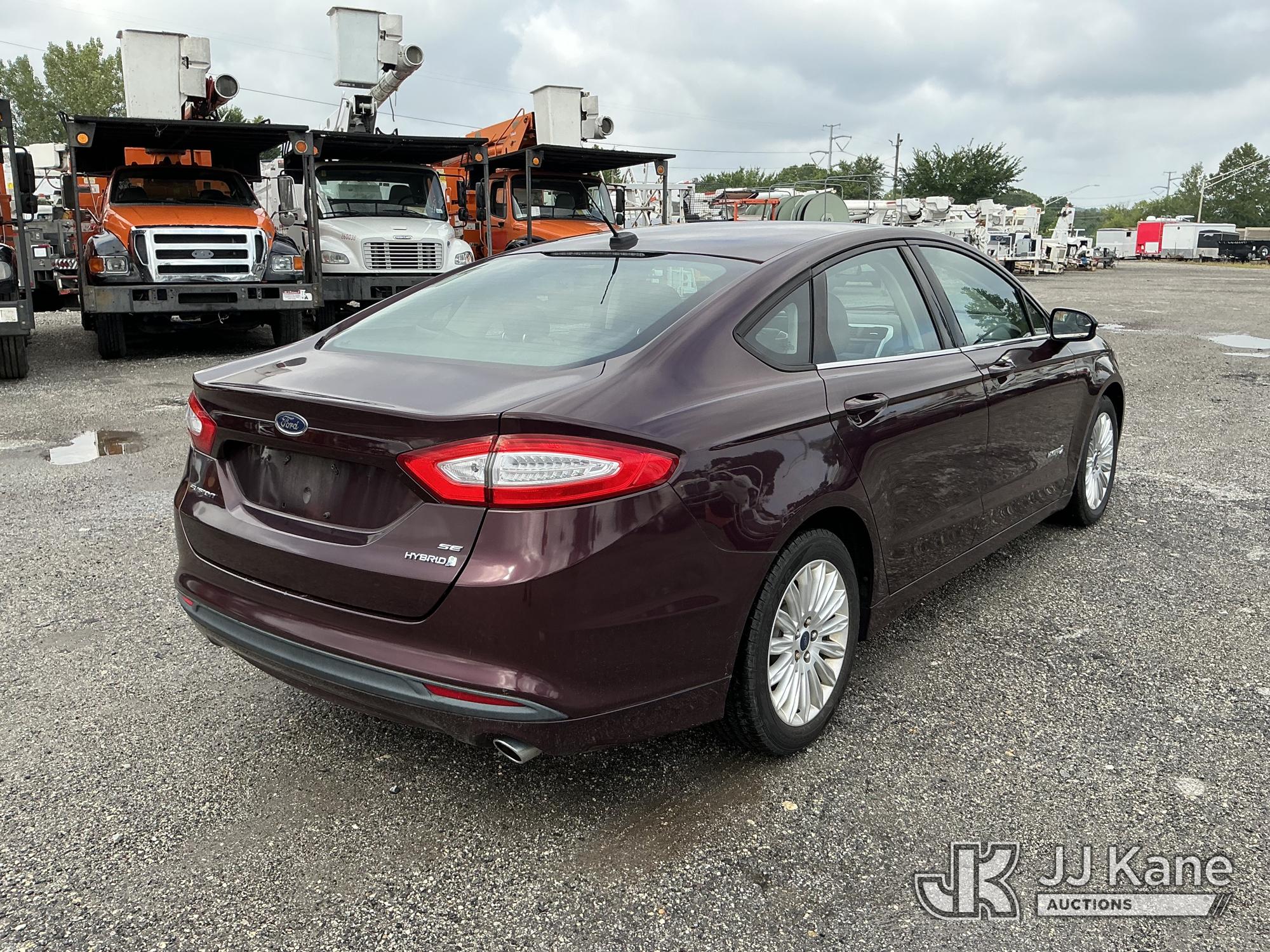 2013 Ford Fusion Hybrid 4-Door Sedan (1633482) - photo 4