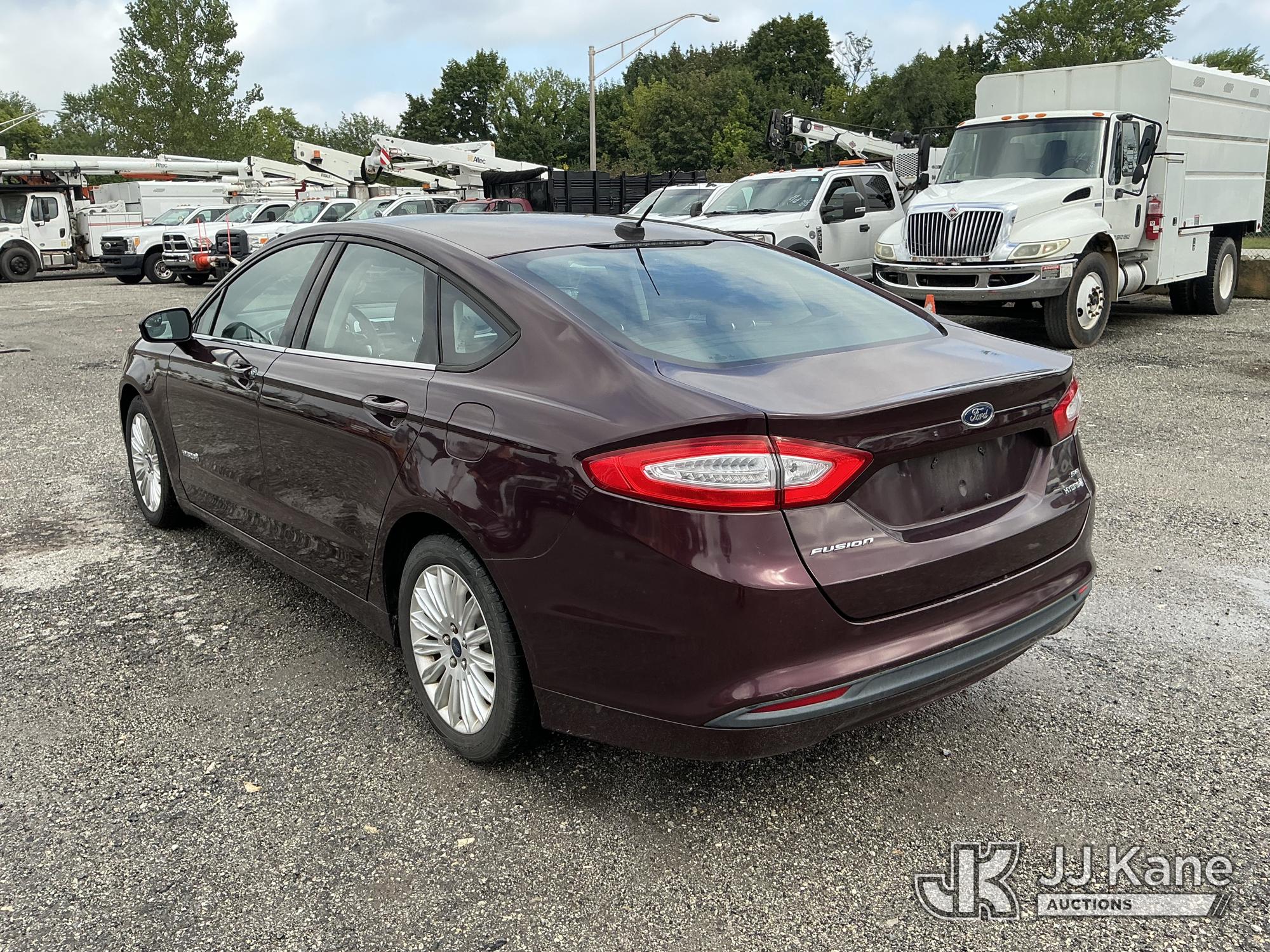 2013 Ford Fusion Hybrid 4-Door Sedan (1633482) - photo 5