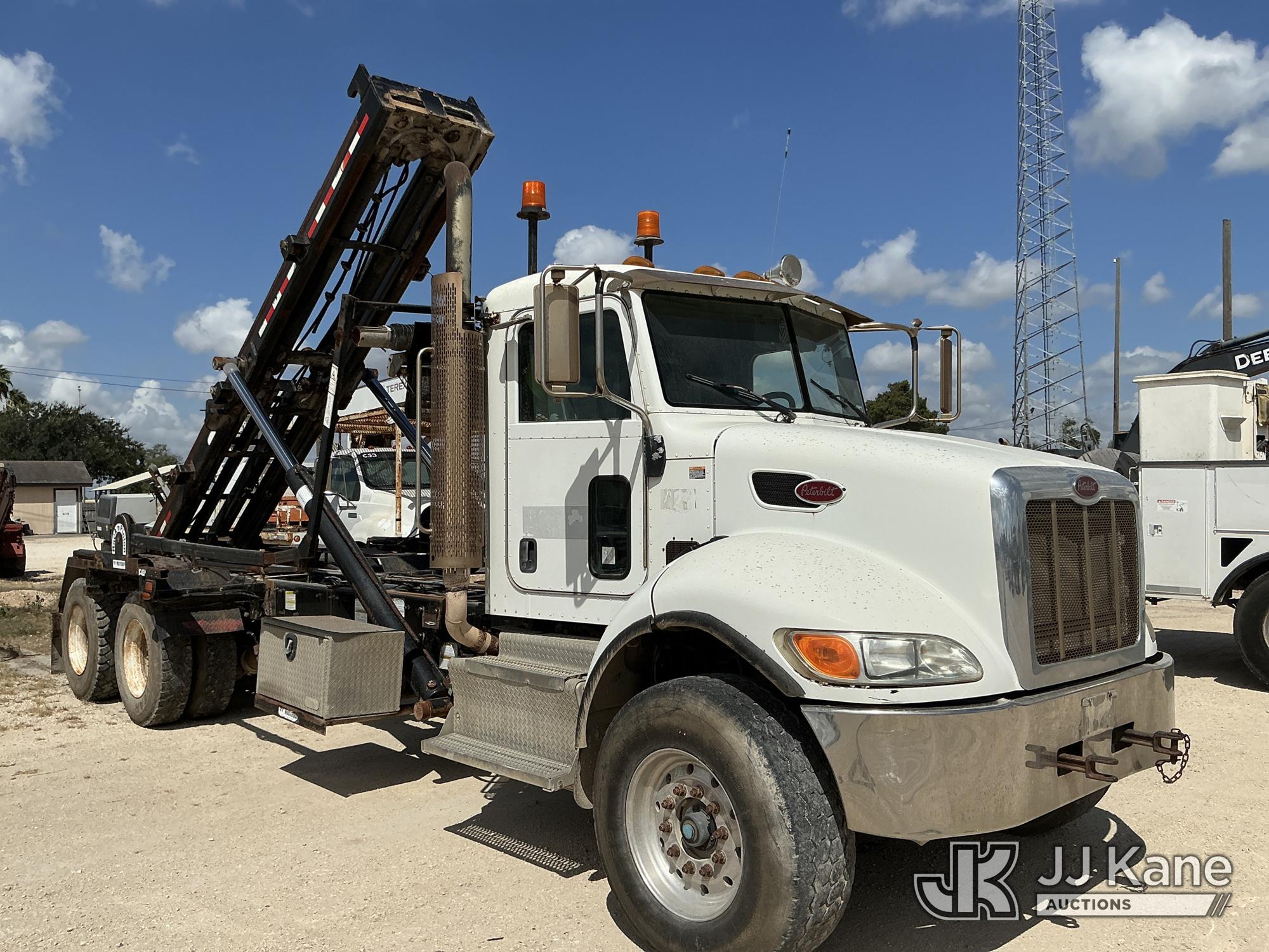 2014 Peterbilt 348 Roll Back Truck (1633703) - photo 2