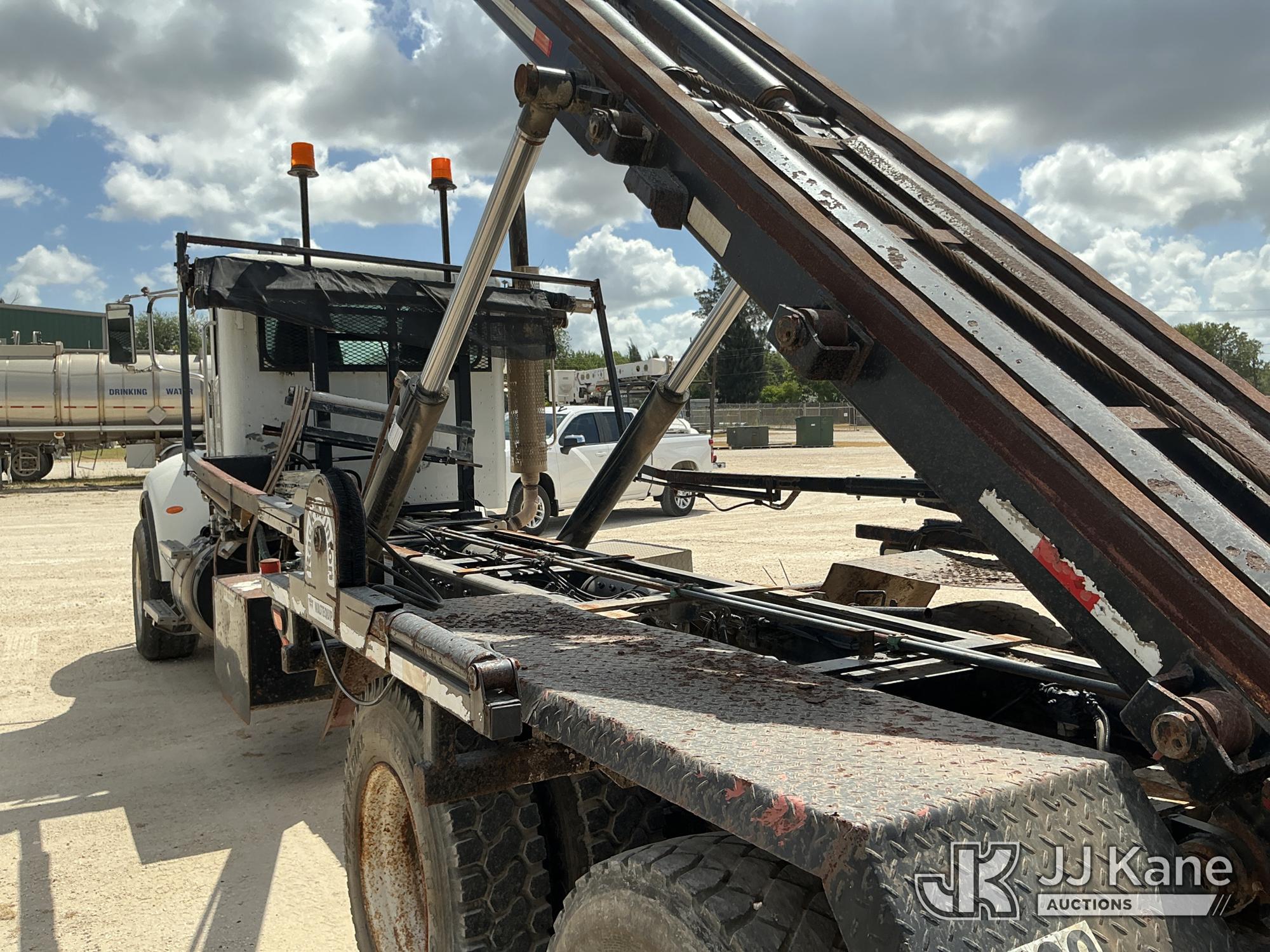 2014 Peterbilt 348 Roll Back Truck (1633703) - photo 5
