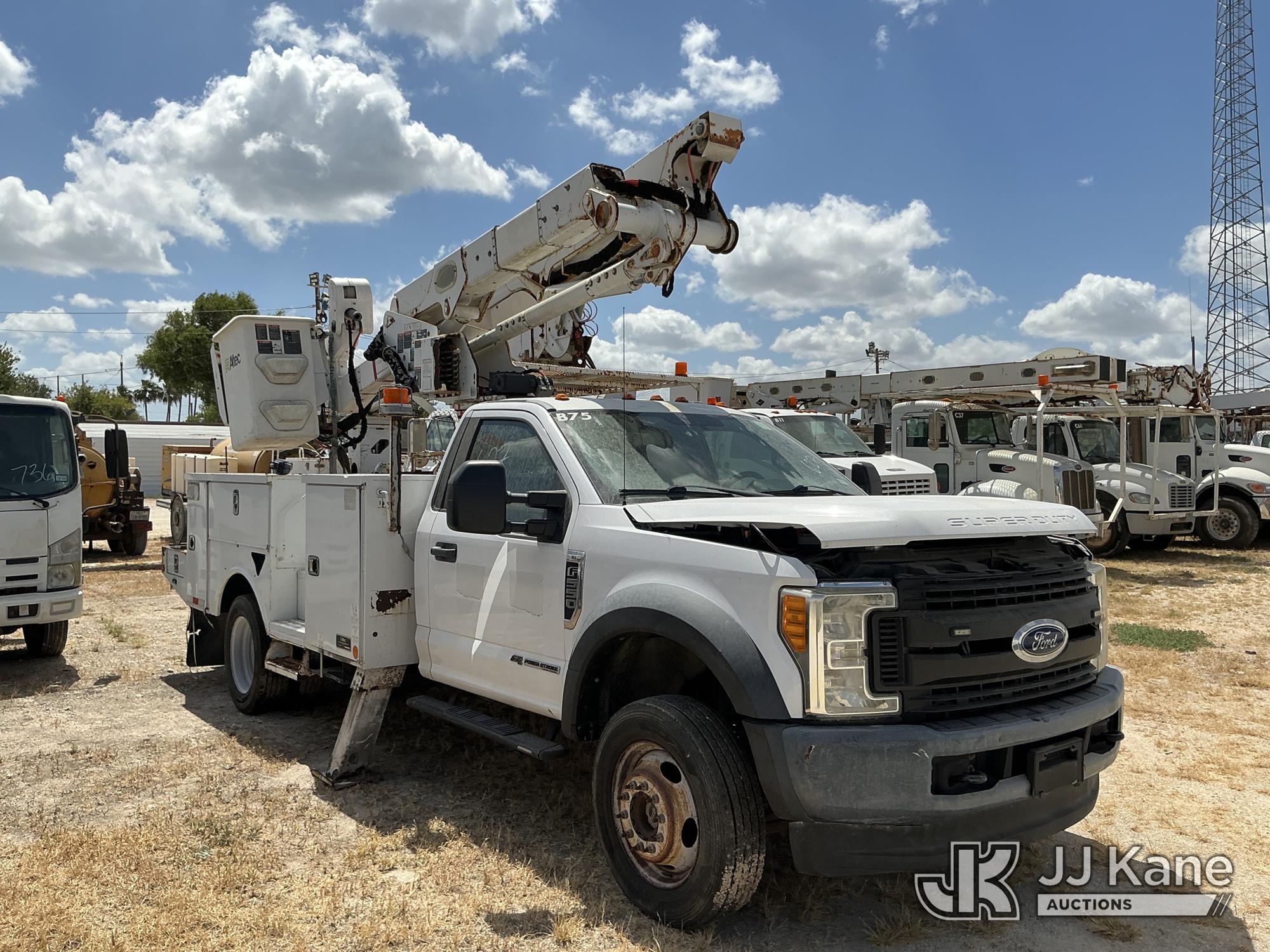 Altec AT41M Articulating & Telescopic Material Handling Bucket Truck On 2017 Ford F-550 Service Truck (1633707) - photo 2