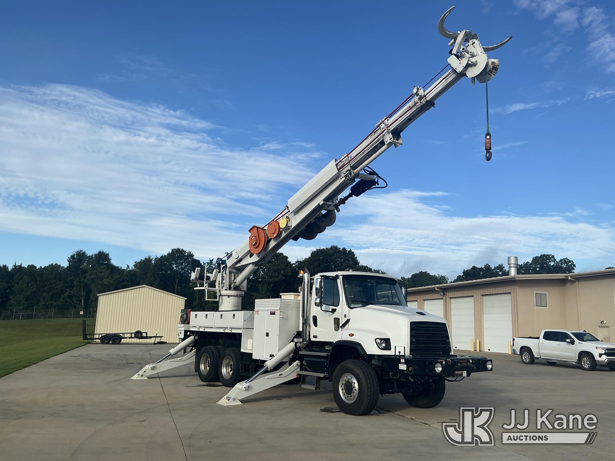 Altec DT80 Digger Derrick On 2020 Freightliner 114SD 6X6 Flatbed/Utility Truck (1634208) - photo 2