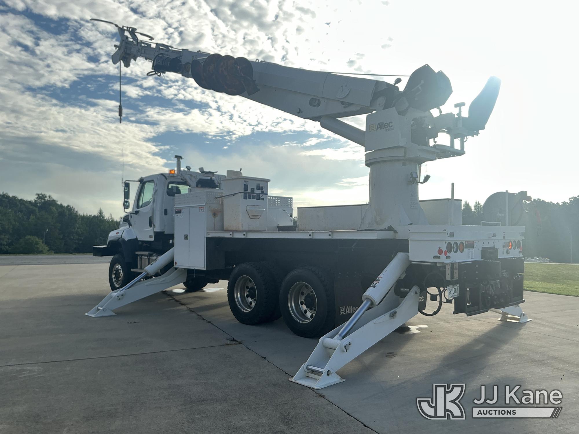 Altec DT80 Digger Derrick On 2020 Freightliner 114SD 6X6 Flatbed/Utility Truck (1634208) - photo 4