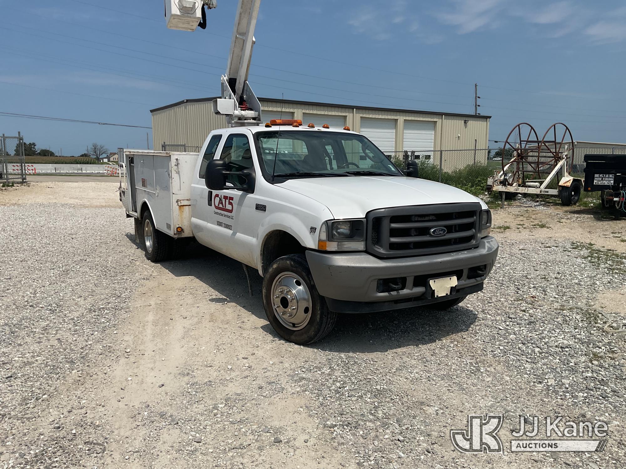 Altec AT37-G Articulating & Telescopic Bucket Truck On 2003 Ford F-550 Service Truck (1634274) - photo 2