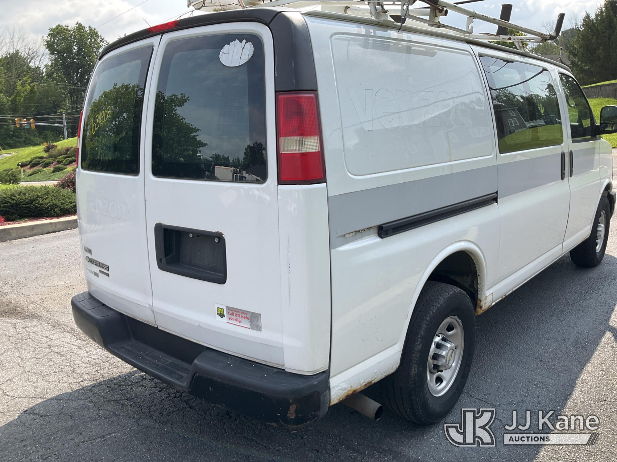 2011 Chevrolet Express Cargo Van (1634308) - photo 4