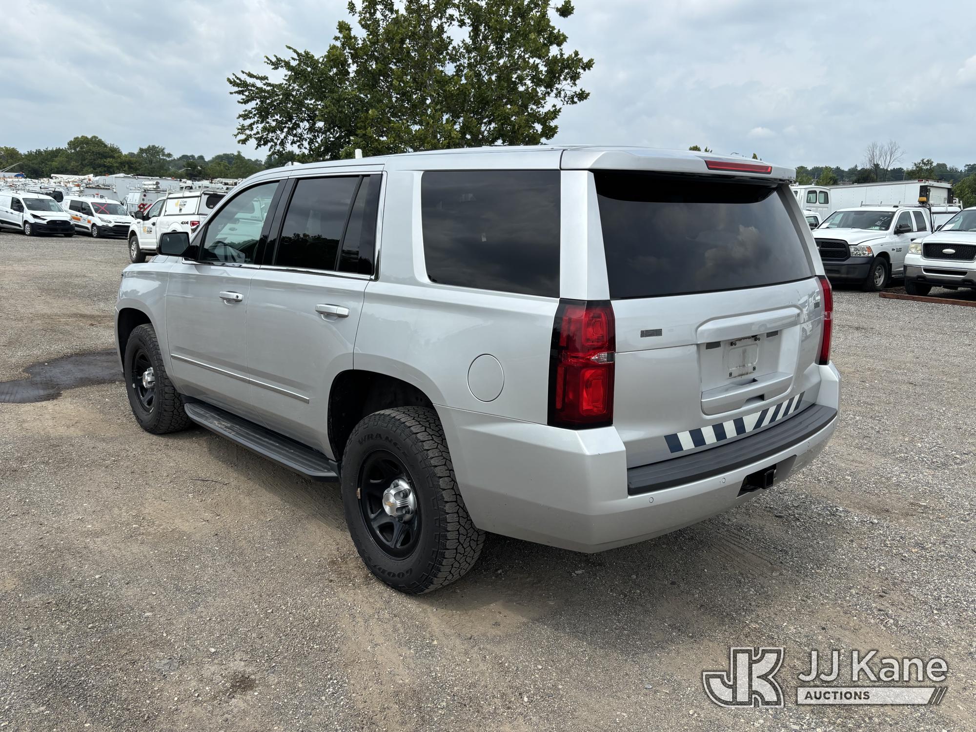 2019 Chevrolet Tahoe 4x4 4-Door Sport Utility Vehicle (1634559) - photo 2