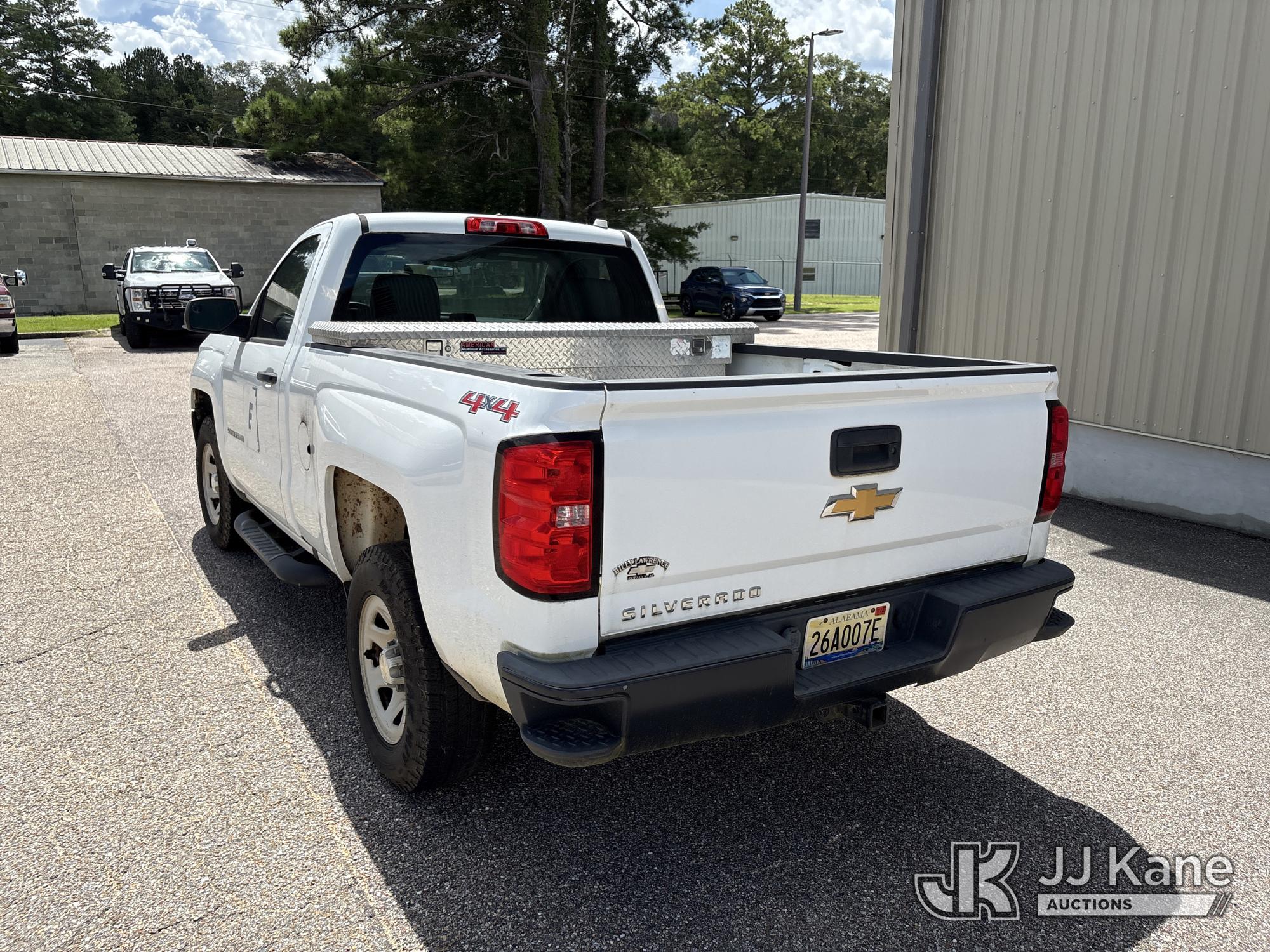 2017 Chevrolet Silverado 1500 4x4 Pickup Truck (1634612) - photo 3