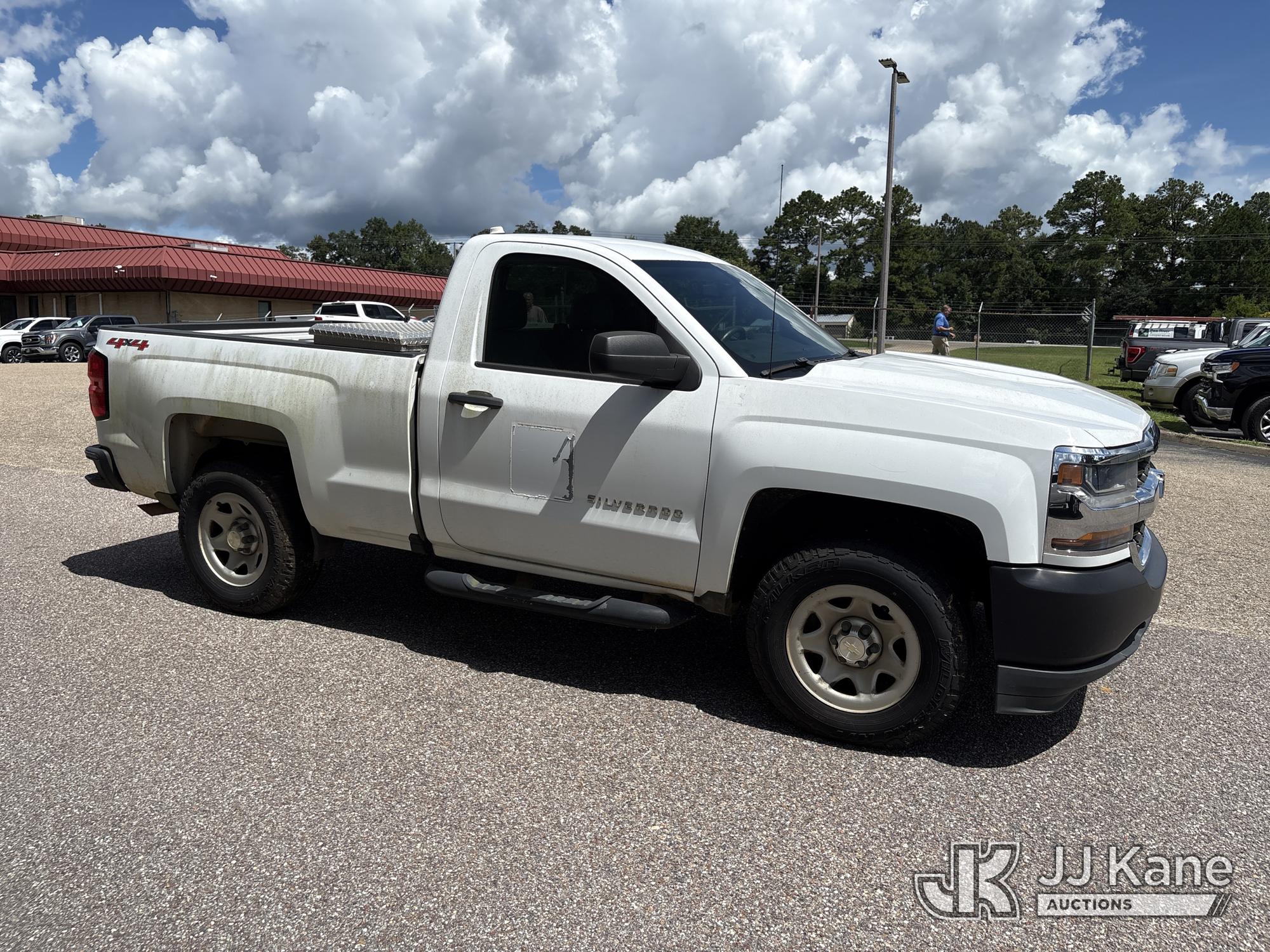 2017 Chevrolet Silverado 1500 4x4 Pickup Truck (1634612) - photo 5