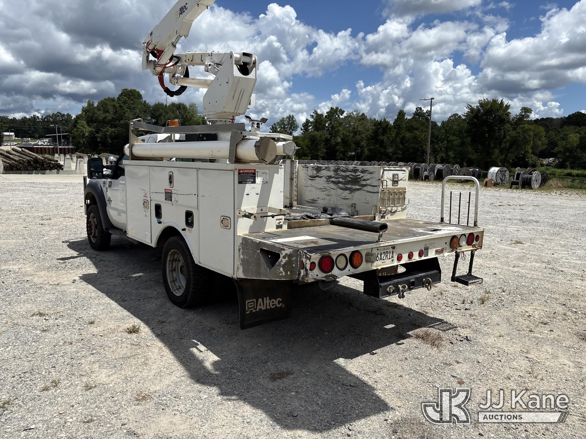 Altec AT37G Articulating & Telescopic Bucket Truck On 2015 Ford F-550 Service Truck (1634630) - photo 3