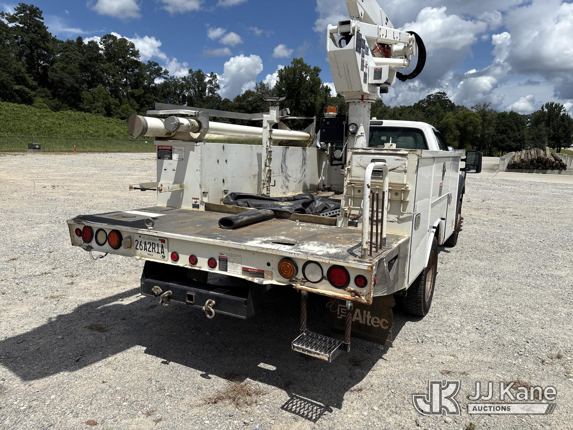 Altec AT37G Articulating & Telescopic Bucket Truck On 2015 Ford F-550 Service Truck (1634630) - photo 4
