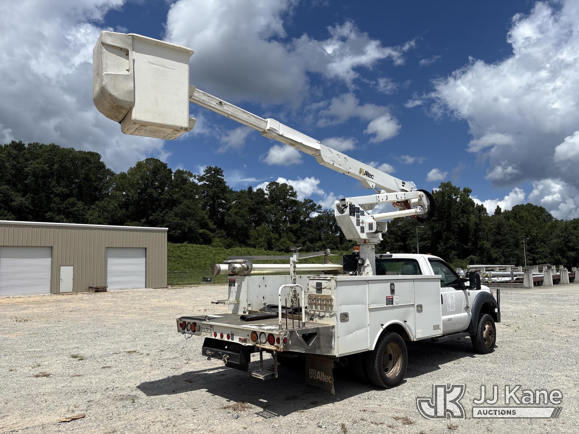 Altec AT37G Articulating & Telescopic Bucket Truck On 2015 Ford F-550 Service Truck (1634630) - photo 5