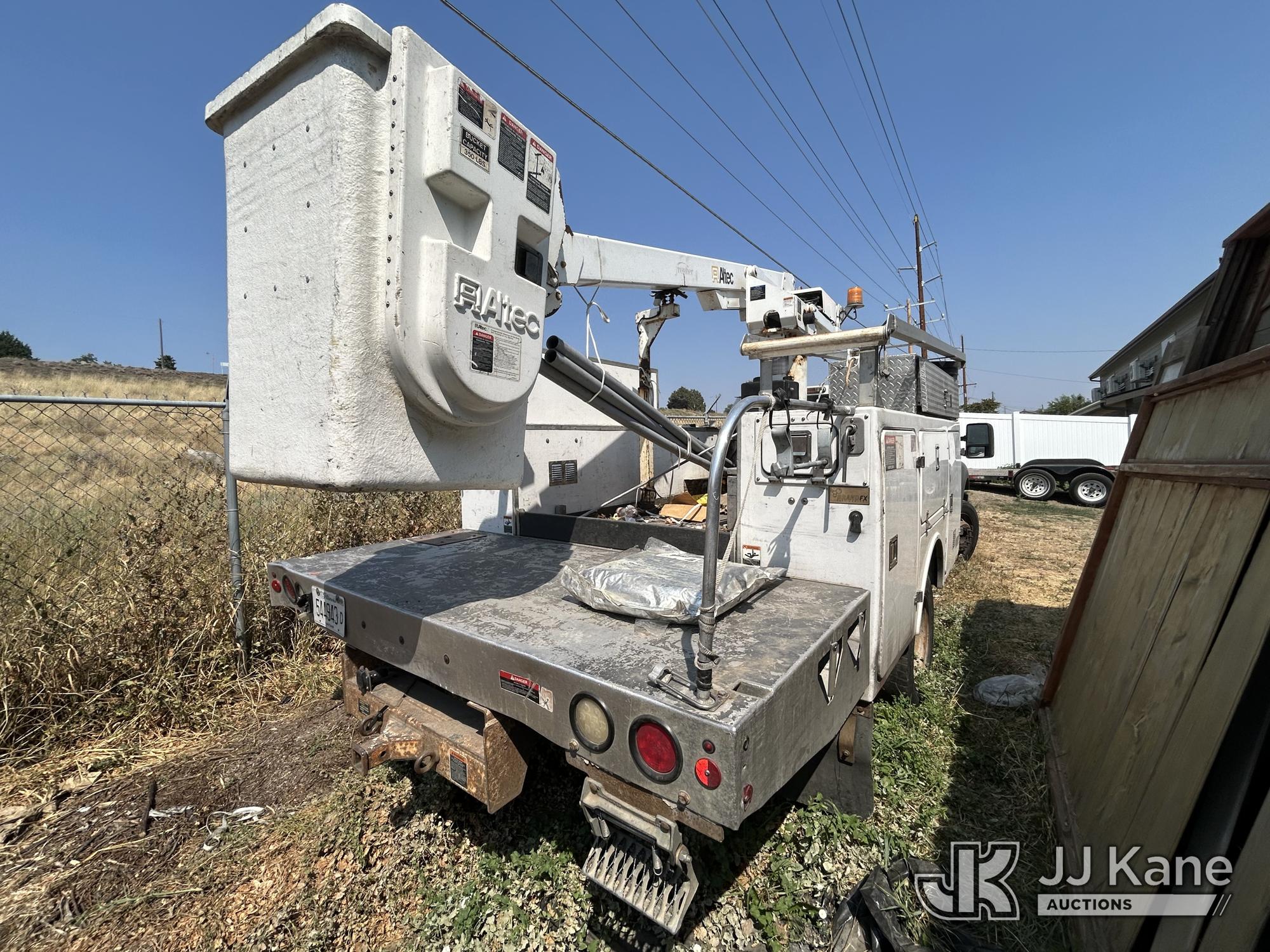 Altec AT235 Articulating & Telescopic Non-Insulated Bucket Truck On 2012 Ford F-450 SD Service Truck (1634808) - photo 3