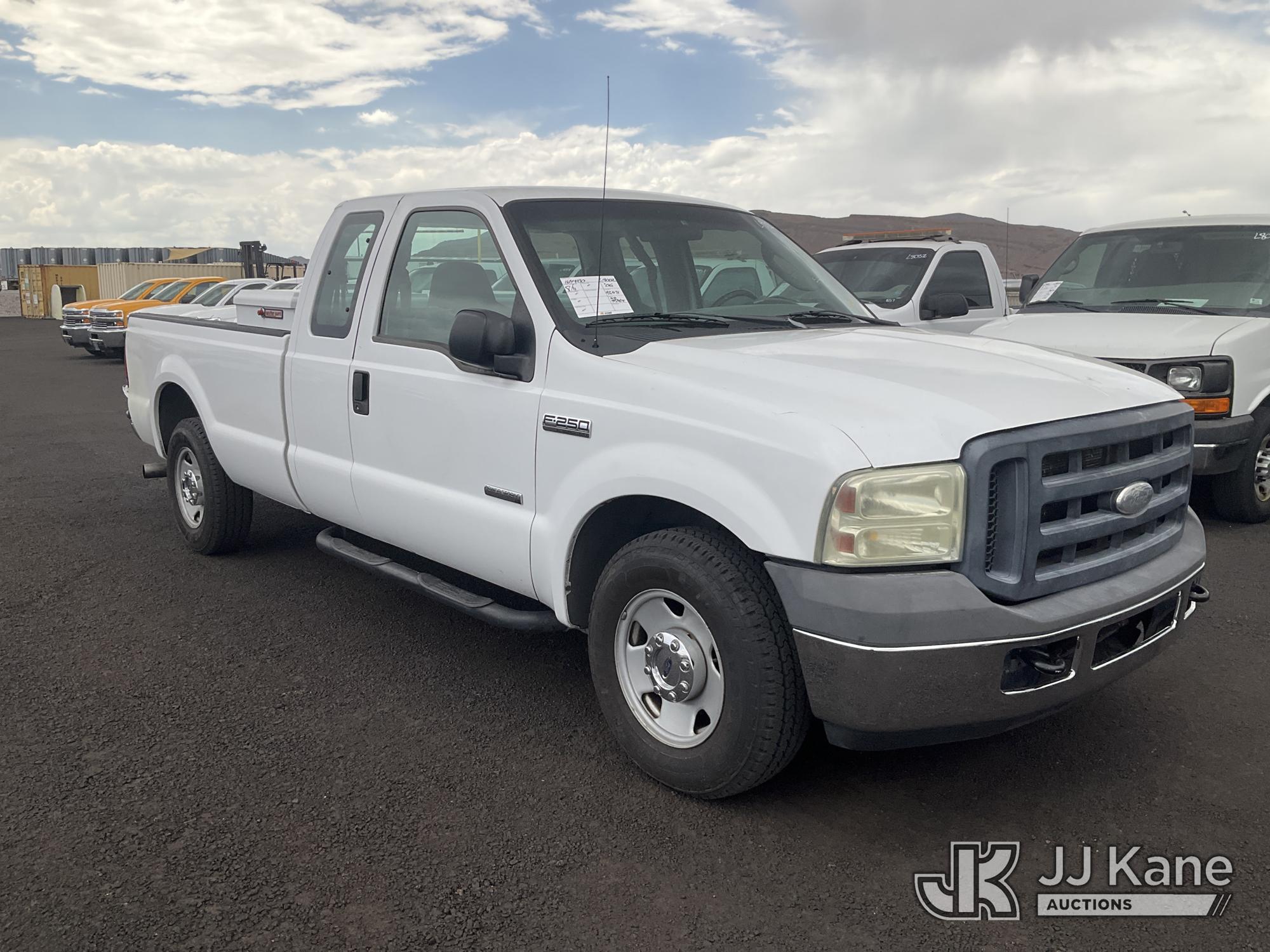 2006 Ford F250 Extended-Cab Pickup Truck (1634930) - photo 2