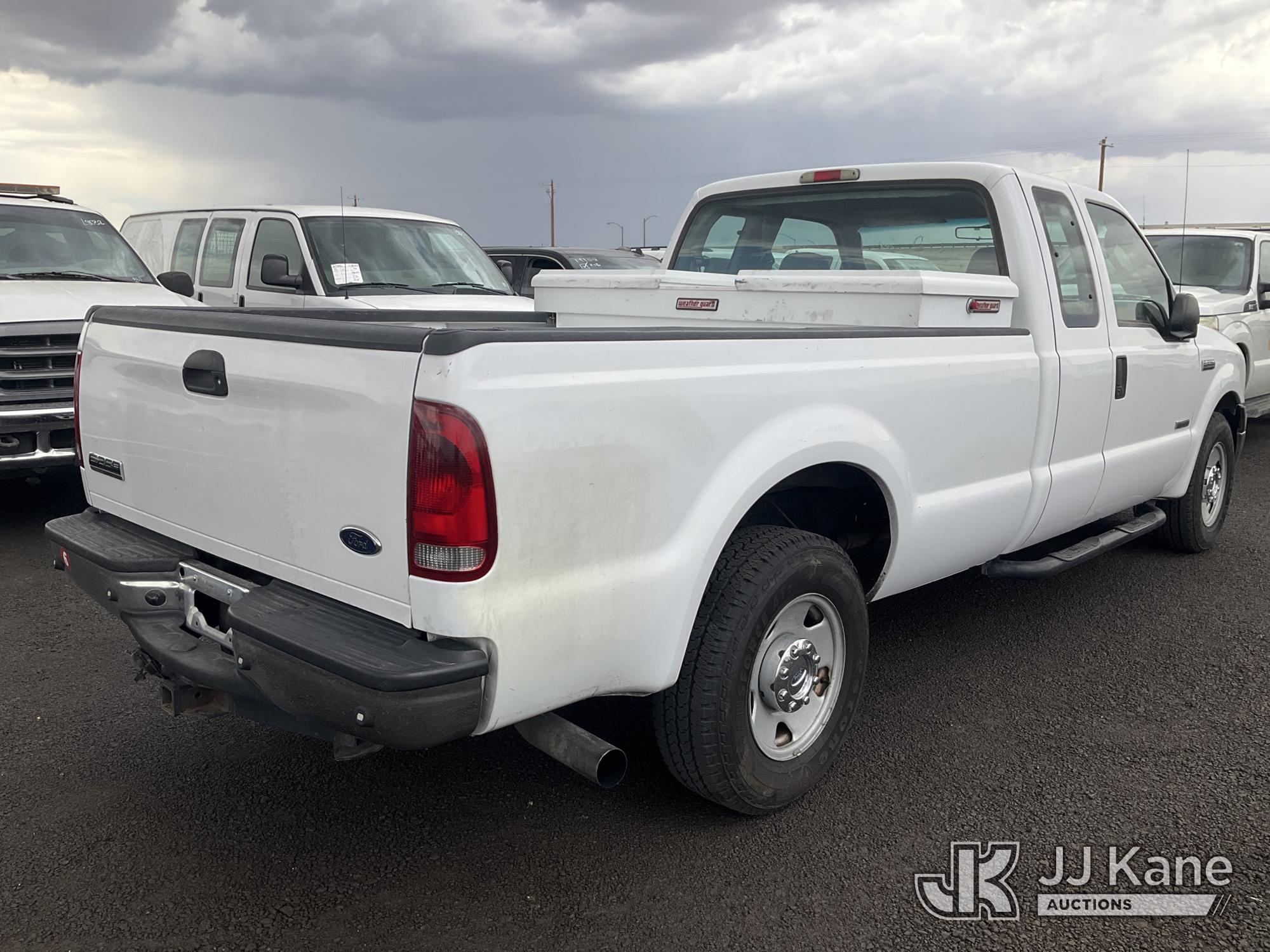 2006 Ford F250 Extended-Cab Pickup Truck (1634930) - photo 3