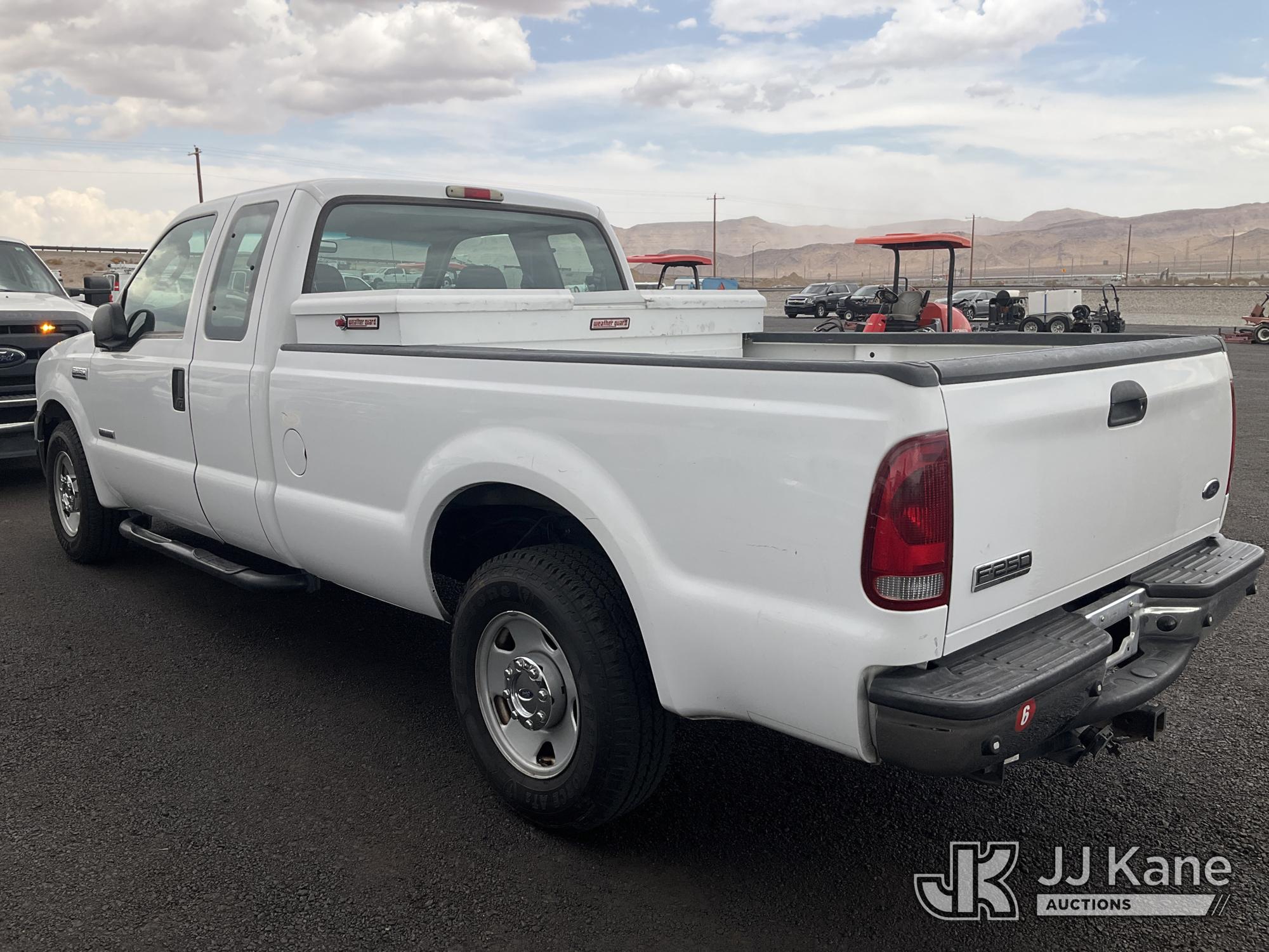 2006 Ford F250 Extended-Cab Pickup Truck (1634930) - photo 5