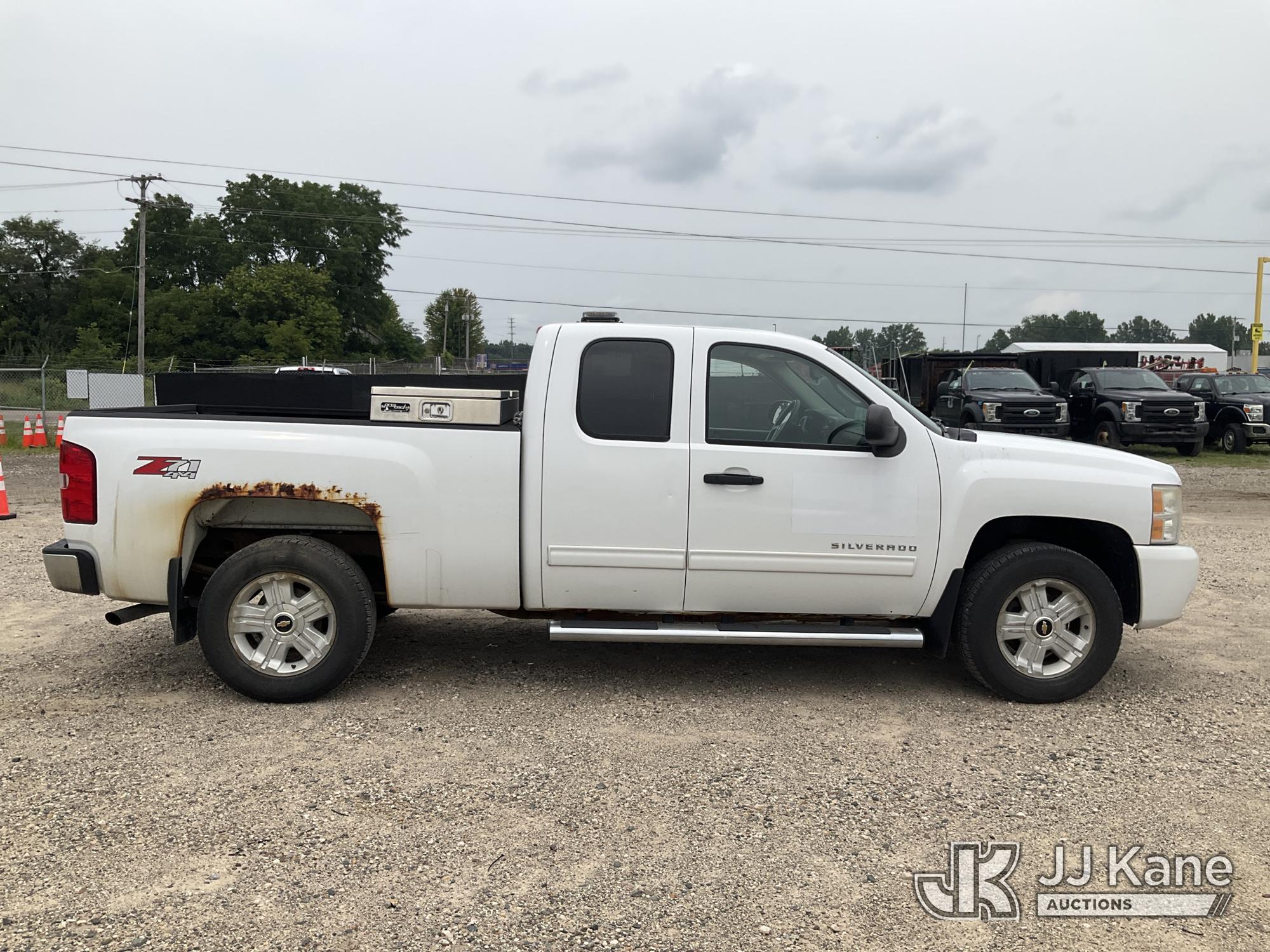 2011 Chevrolet Silverado Extended-Cab Pickup Truck (1634951) - photo 4