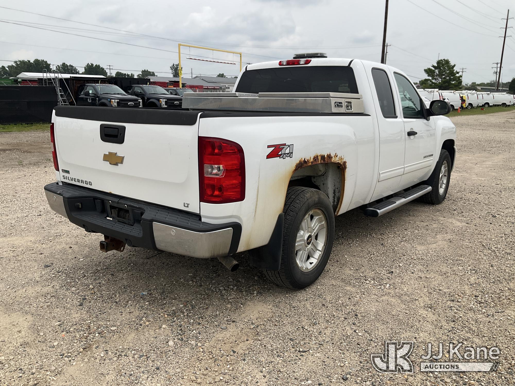 2011 Chevrolet Silverado Extended-Cab Pickup Truck (1634951) - photo 5