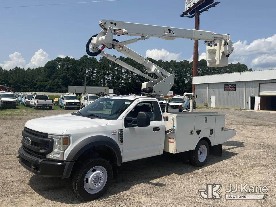 Altec AT40G Articulating & Telescopic Bucket Truck On 2021 Ford F550 4X4 Service Truck (1635015)