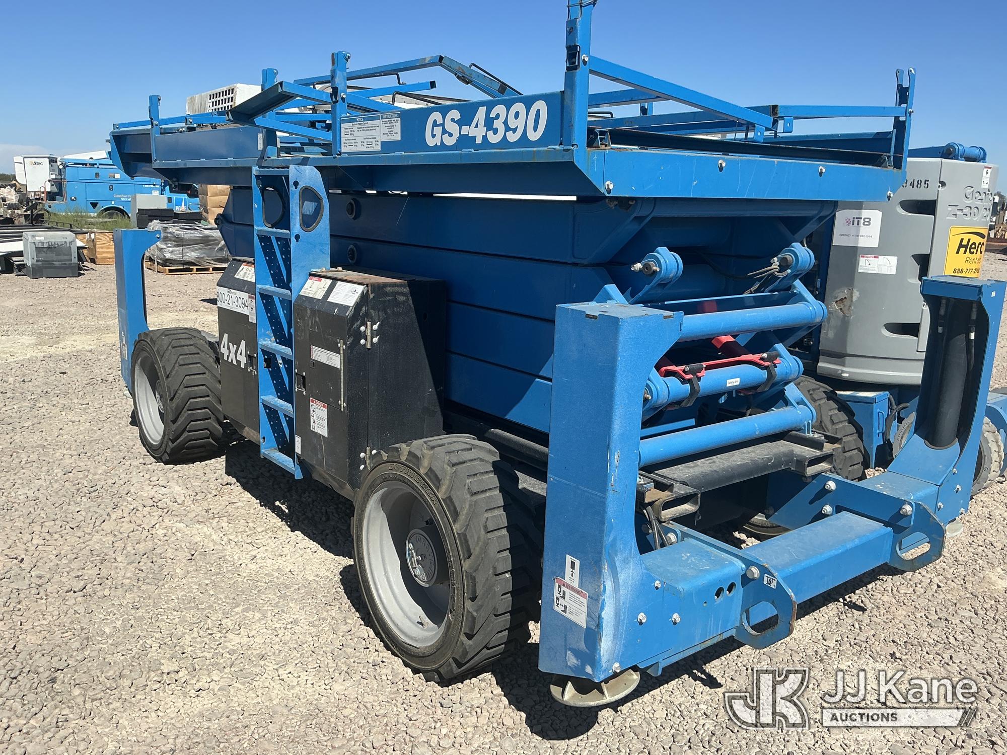 2018 Genie GS4390 Self-Propelled Scissor Lift (1635169) - photo 3