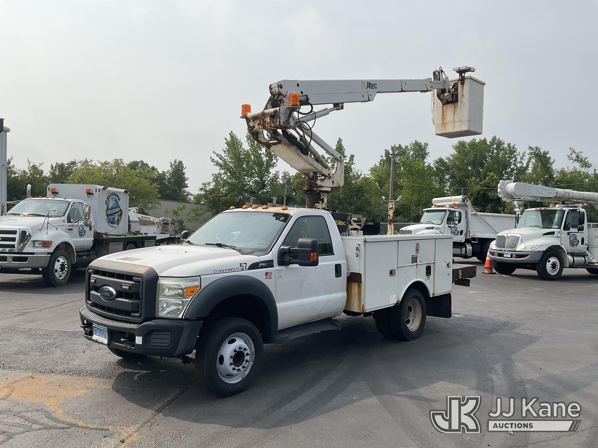 Altec AT235 Articulating & Telescopic Non-Insulated Bucket Truck On 2012 Ford F450 Service Truck (1635170) - photo 2