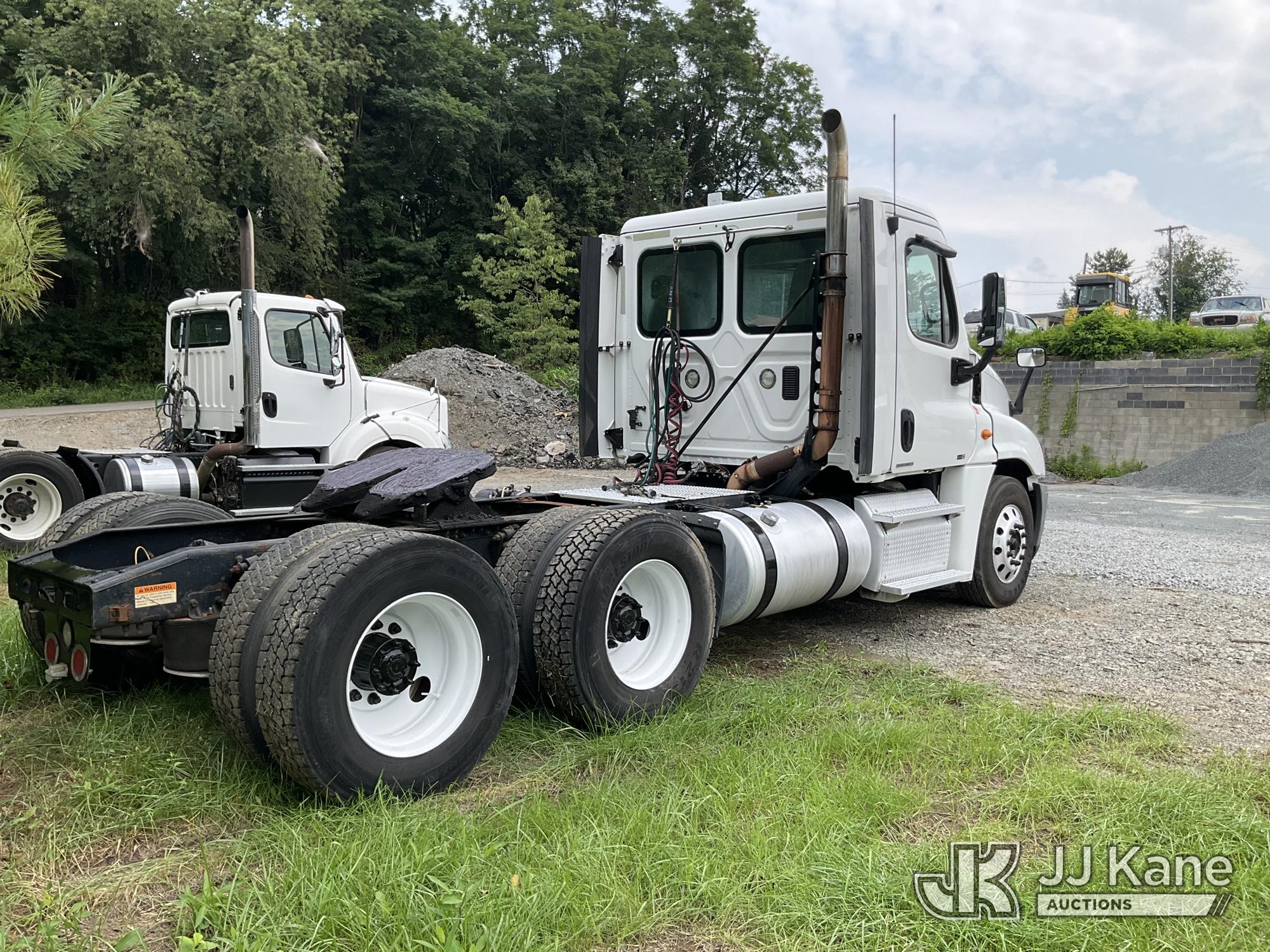 2012 Freightliner Cascadia 125 Truck Tractor (1635248) - photo 3