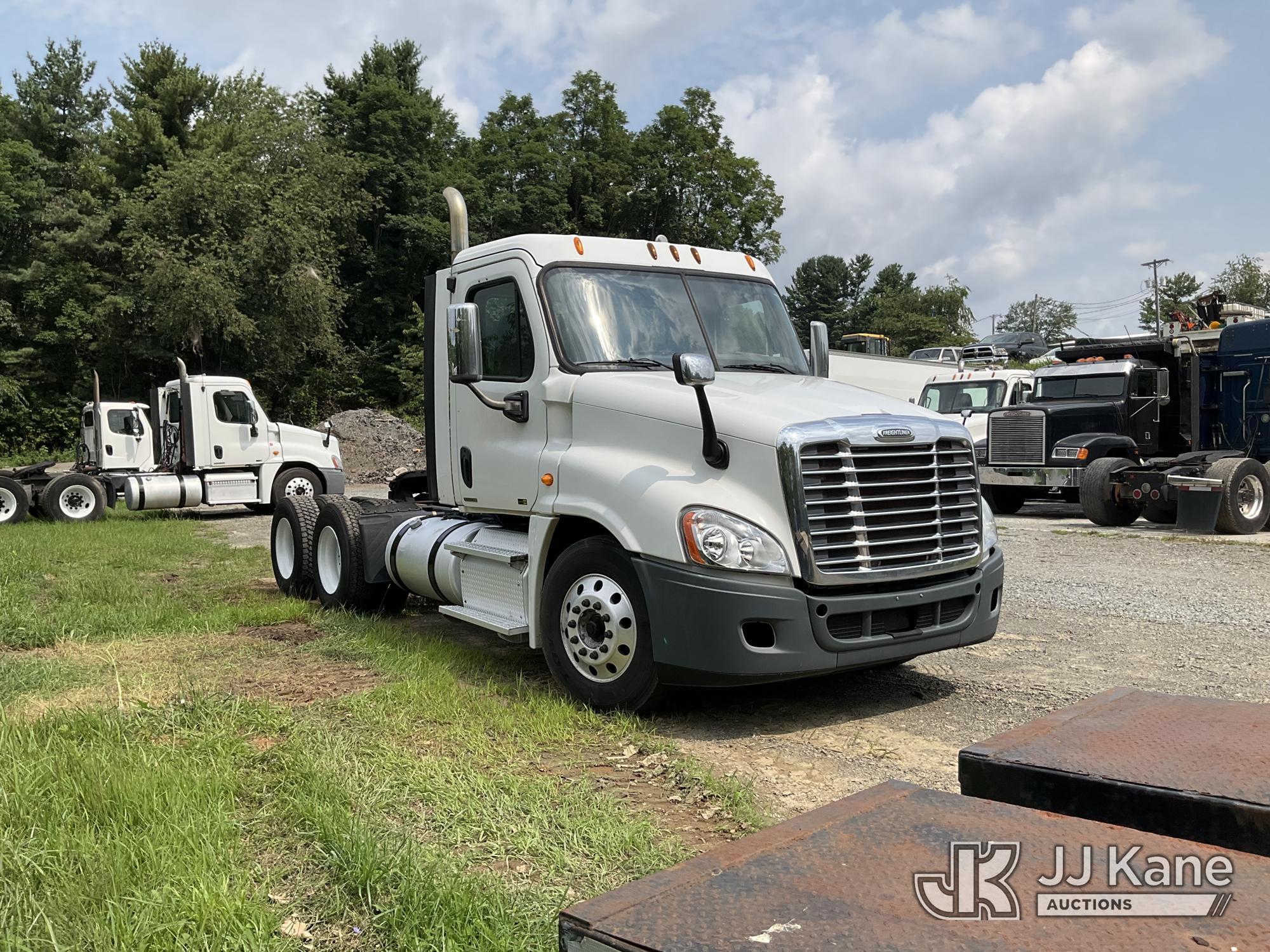 2012 Freightliner Cascadia 125 Truck Tractor (1635249) - photo 2