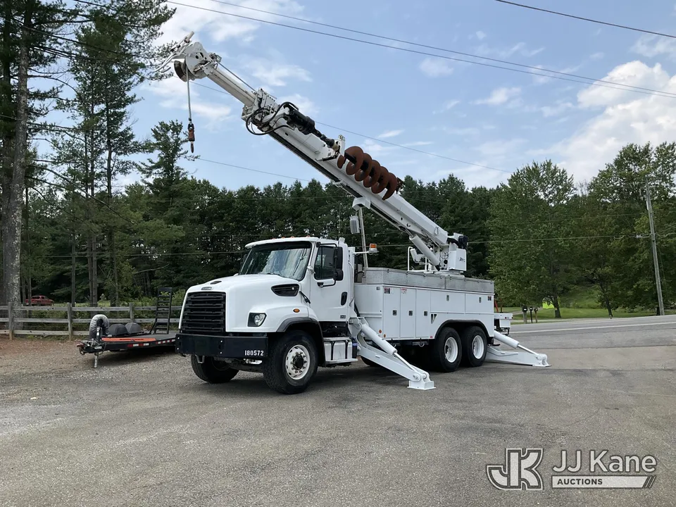 Altec D4065B-TR Digger Derrick On 2018 Freightliner 114SD T/A Utility Truck (1635250)