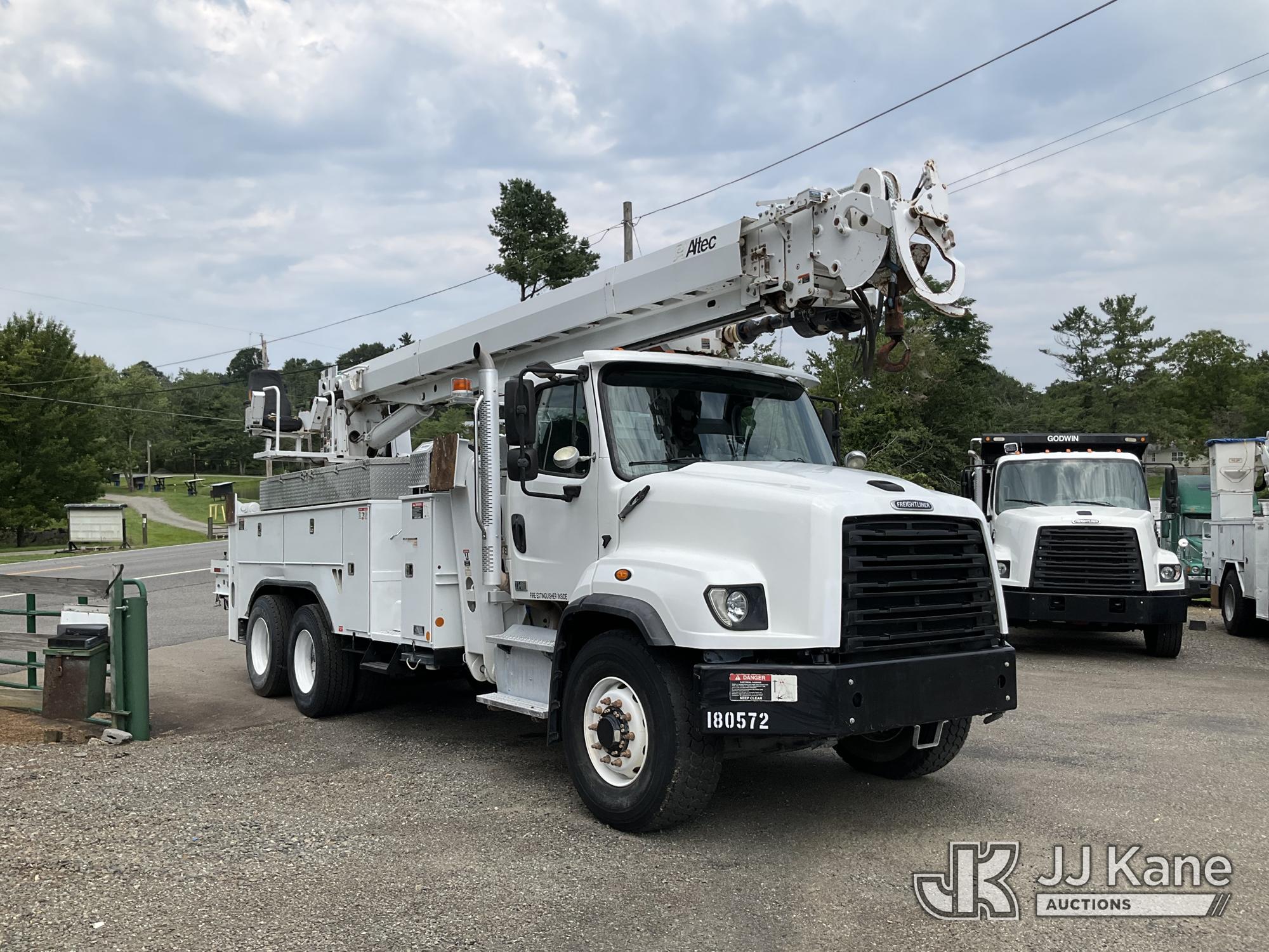 Altec D4065B-TR Digger Derrick On 2018 Freightliner 114SD T/A Utility Truck (1635250) - photo 4
