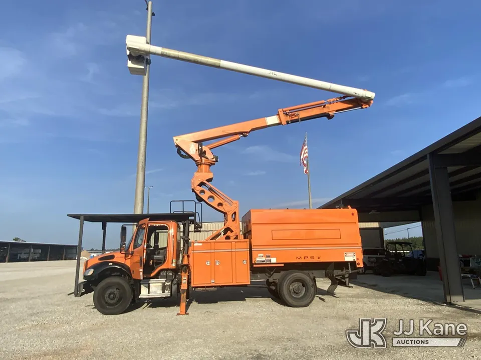 Altec LR760E70HE Over-Center Elevator Bucket Truck On 2018 Freightliner M2 106 Chipper Dump Truck (1635253)