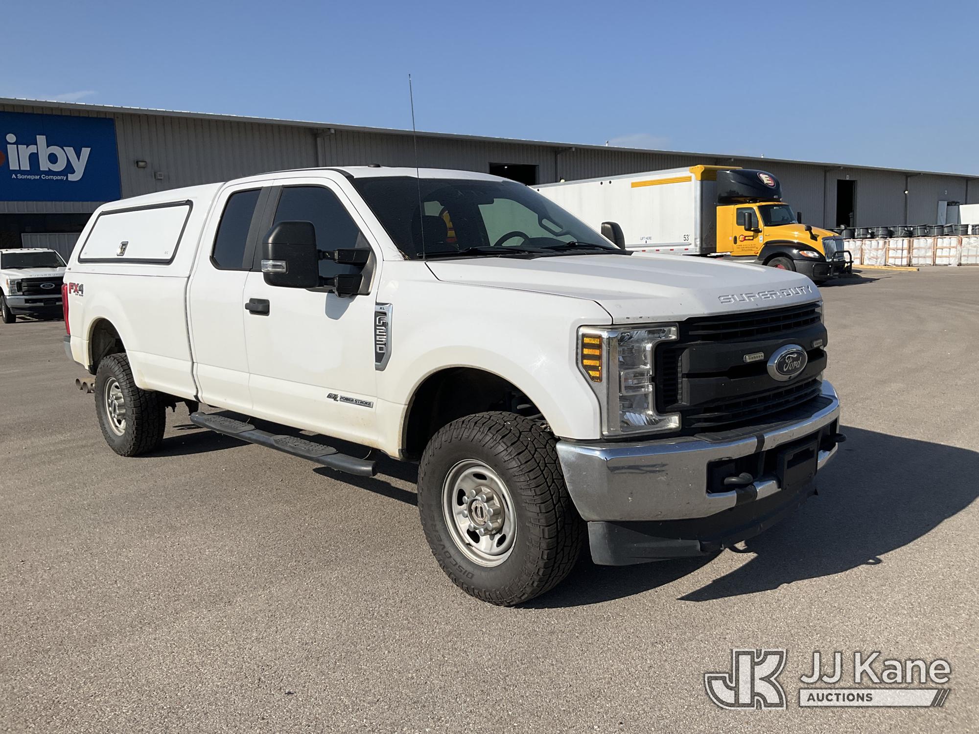 2019 Ford F250 4x4 Extended-Cab Pickup Truck (1635395) - photo 2