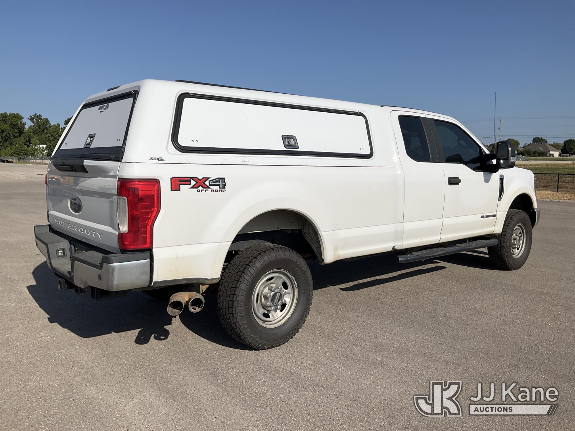 2019 Ford F250 4x4 Extended-Cab Pickup Truck (1635395) - photo 3