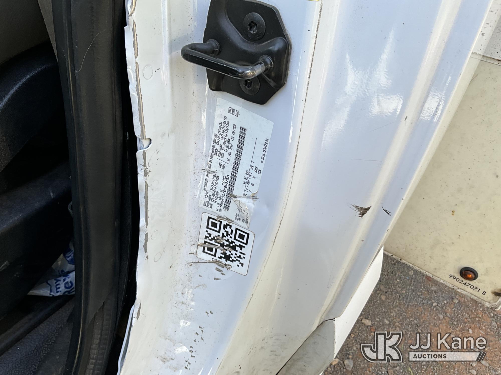 Altec AT37G Articulating & Telescopic Bucket Truck On 2019 Ford F-550 Service Truck (1635454) - photo 5