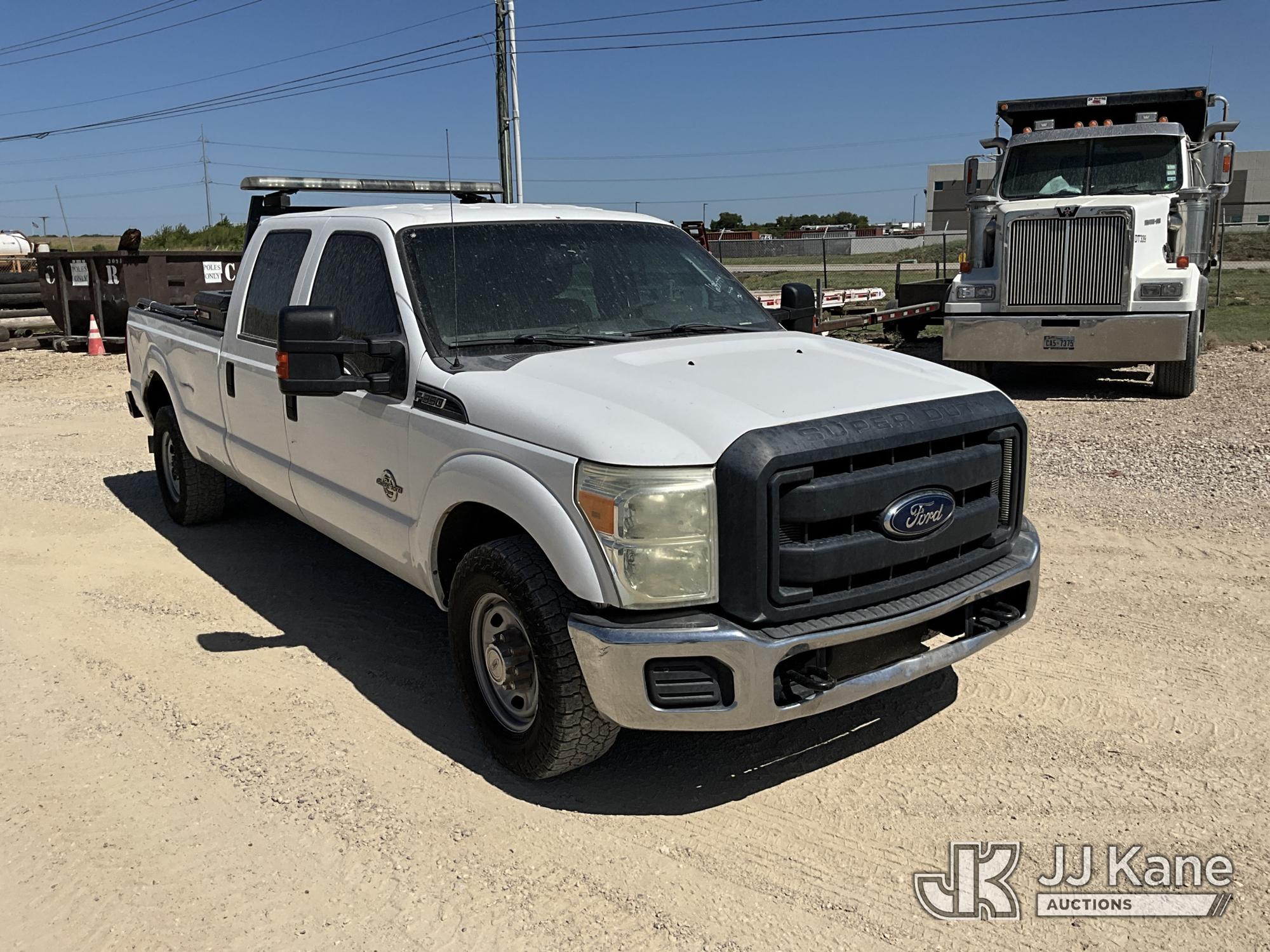 2015 Ford F350 Crew-Cab Pickup Truck (1635544) - photo 2