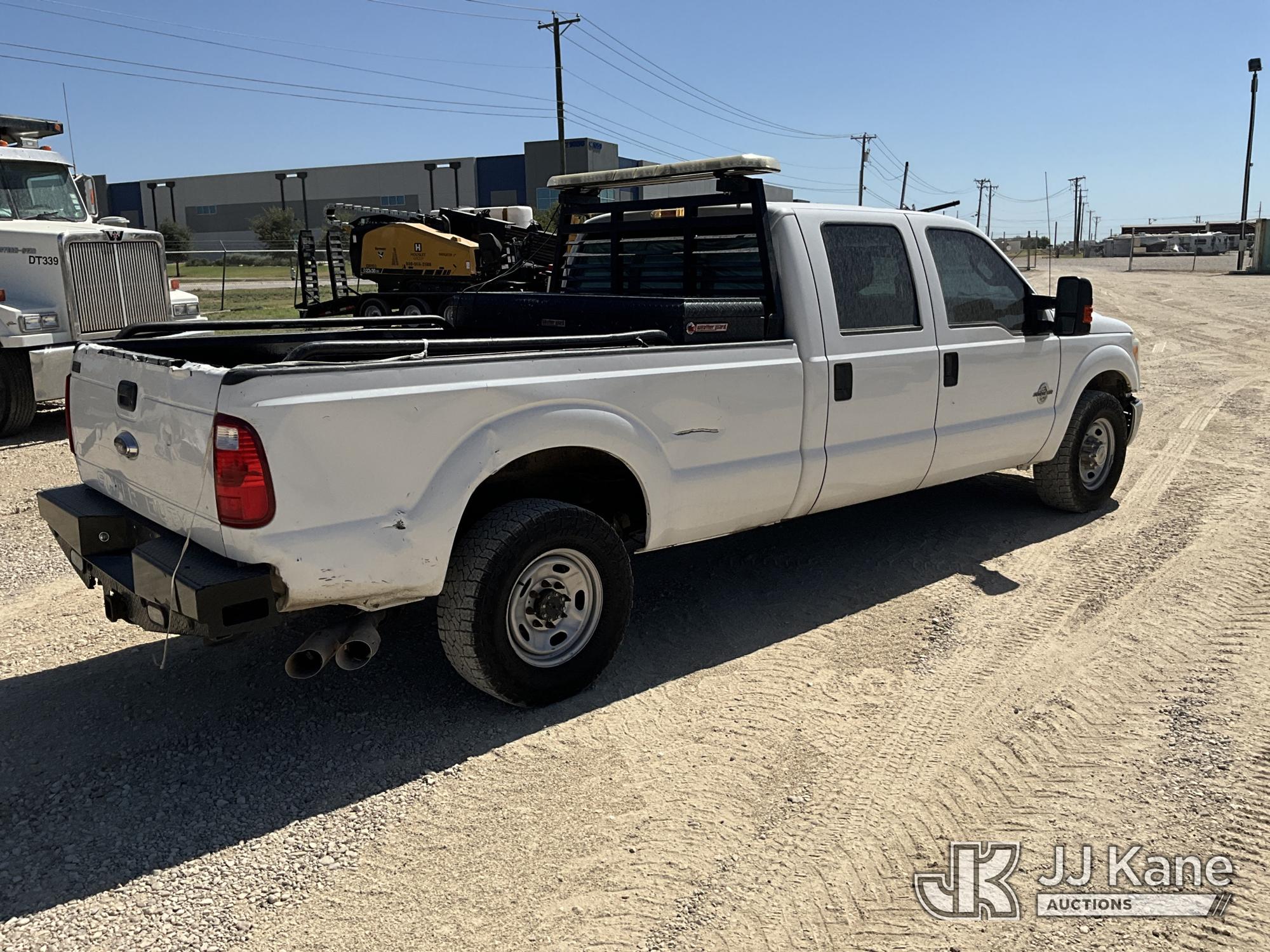 2015 Ford F350 Crew-Cab Pickup Truck (1635544) - photo 3